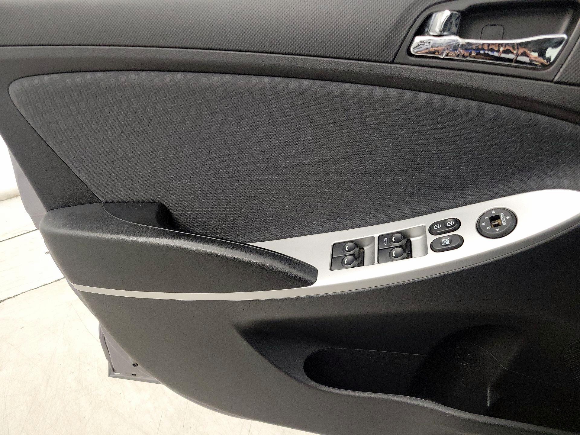 Thumbnail: 2014 Hyundai Accent - 12