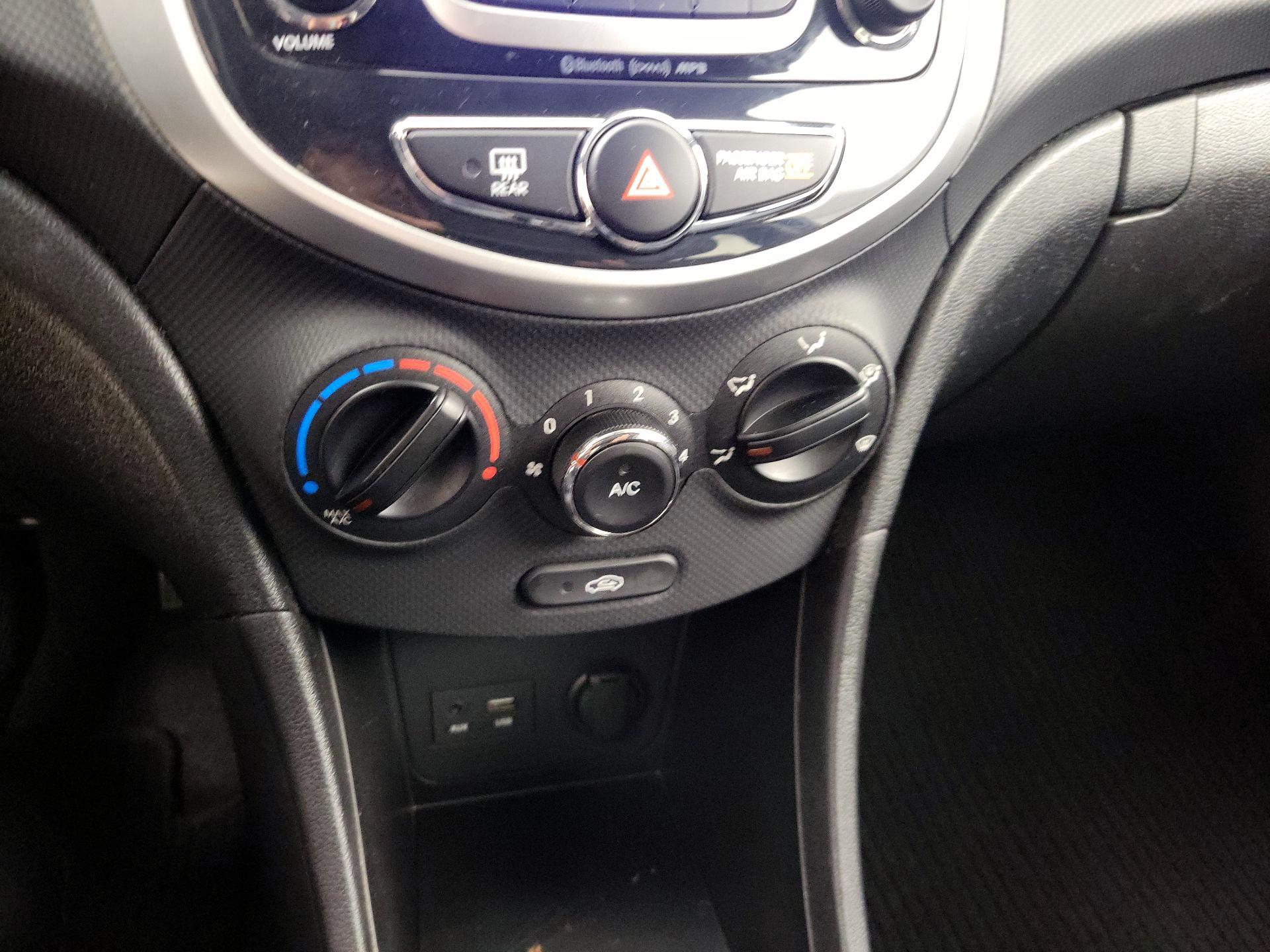 Thumbnail: 2014 Hyundai Accent - 15
