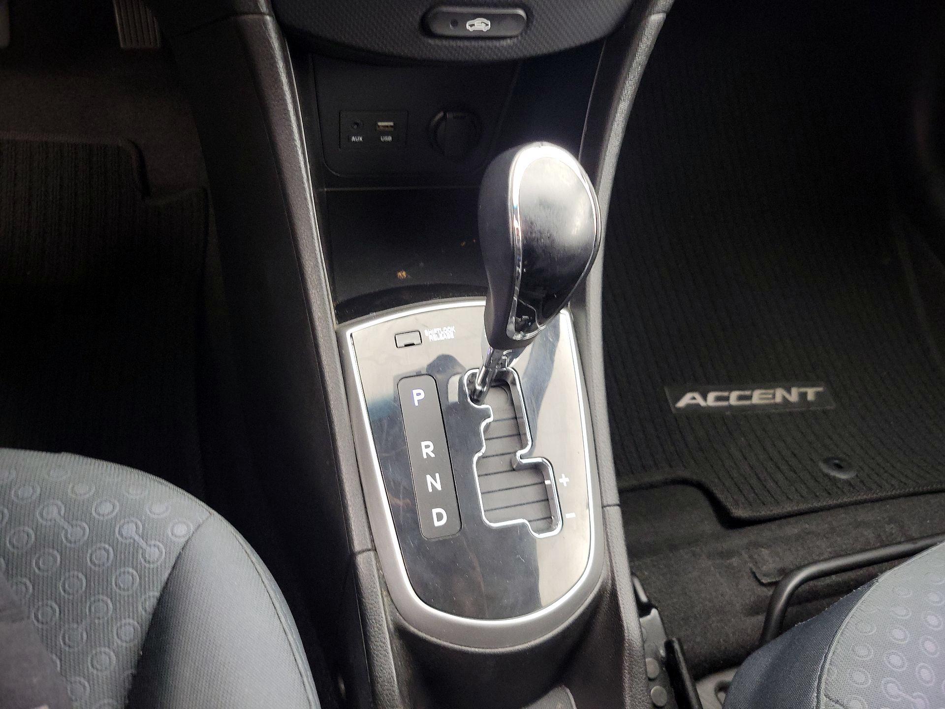 Thumbnail: 2014 Hyundai Accent - 16