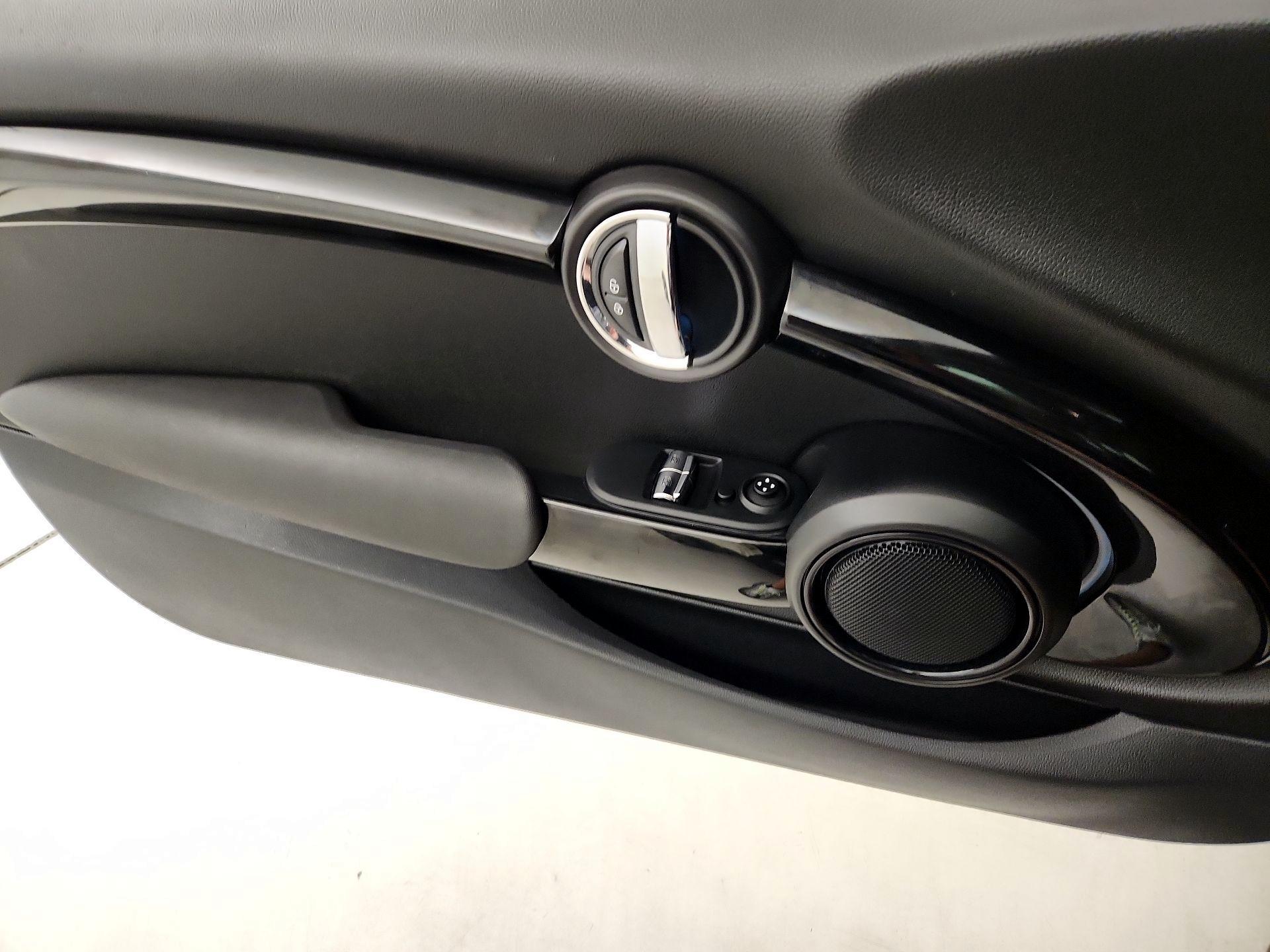 Thumbnail: 2022 MINI Cooper Hardtop - 12