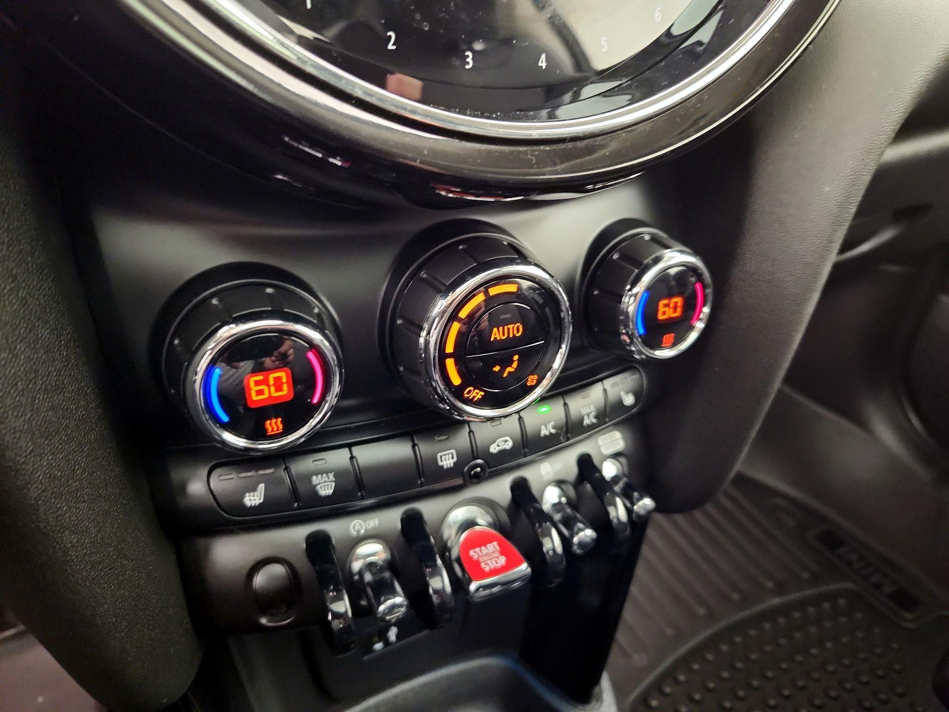 Thumbnail: 2022 MINI Cooper Hardtop - 17