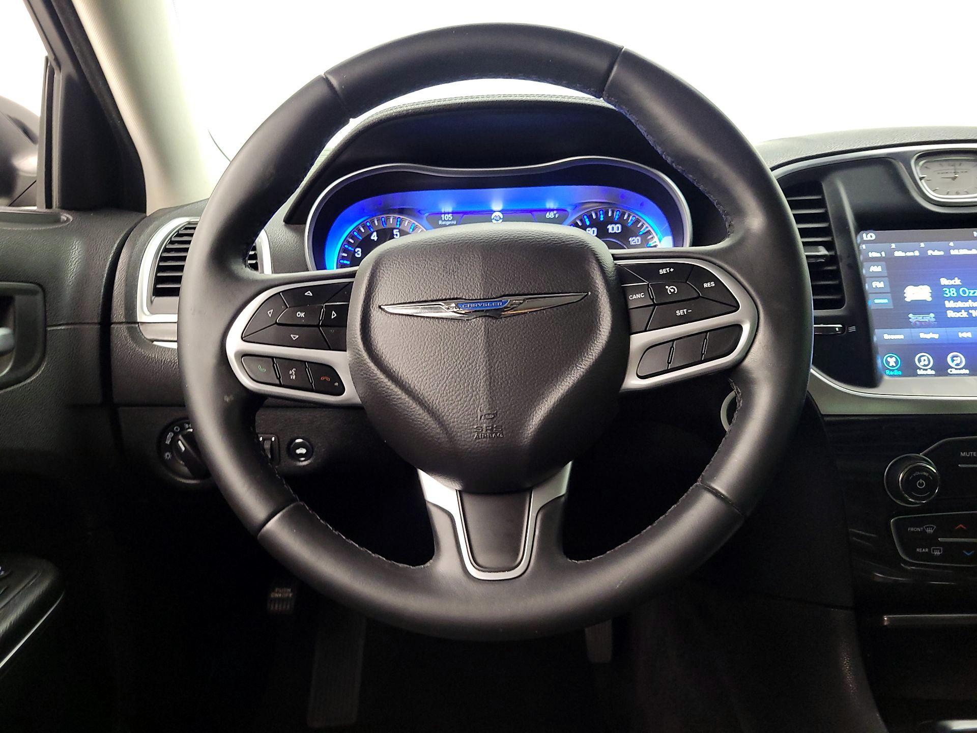 Thumbnail: 2017 Chrysler 300 - 10