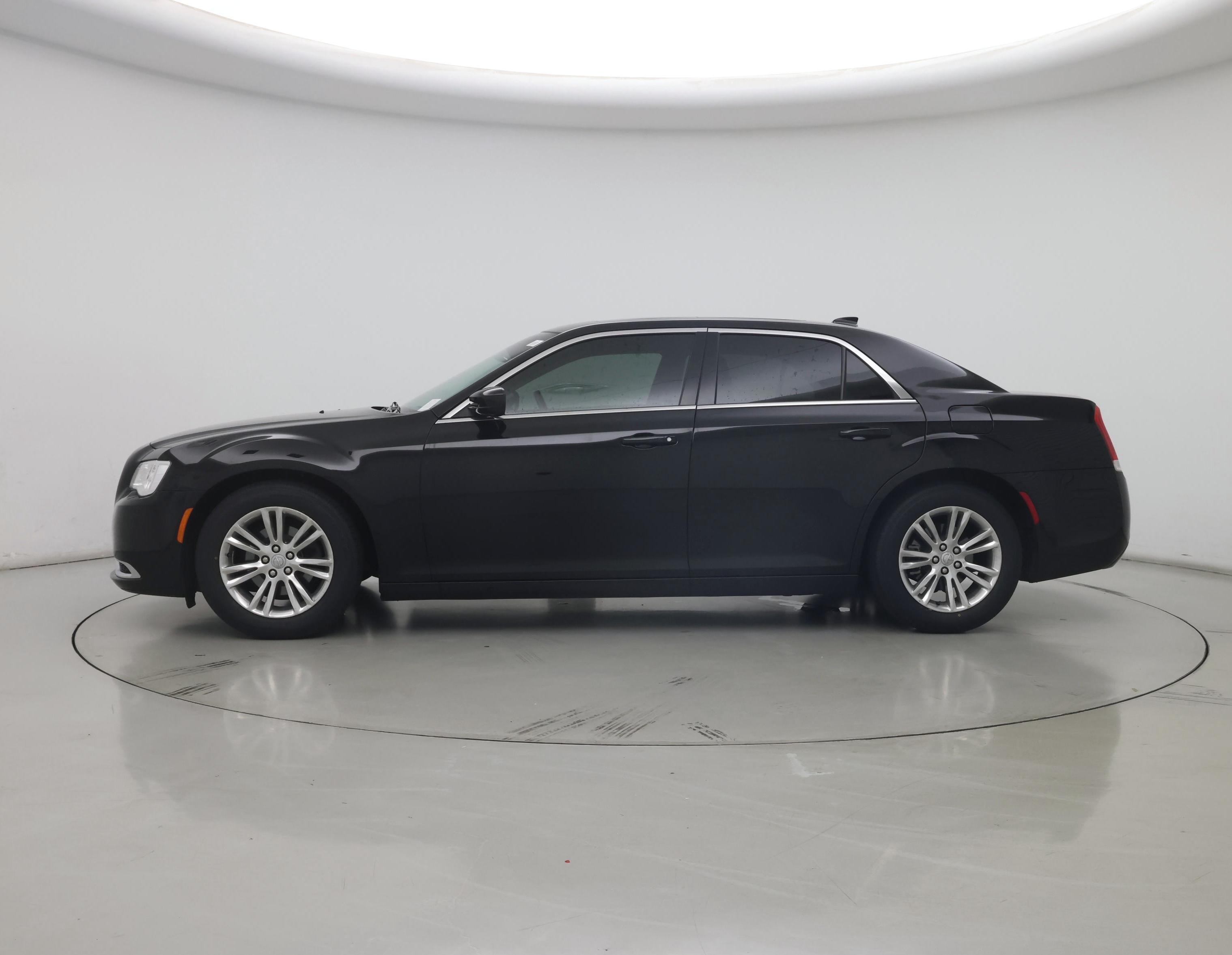 Thumbnail: 2017 Chrysler 300 - 3