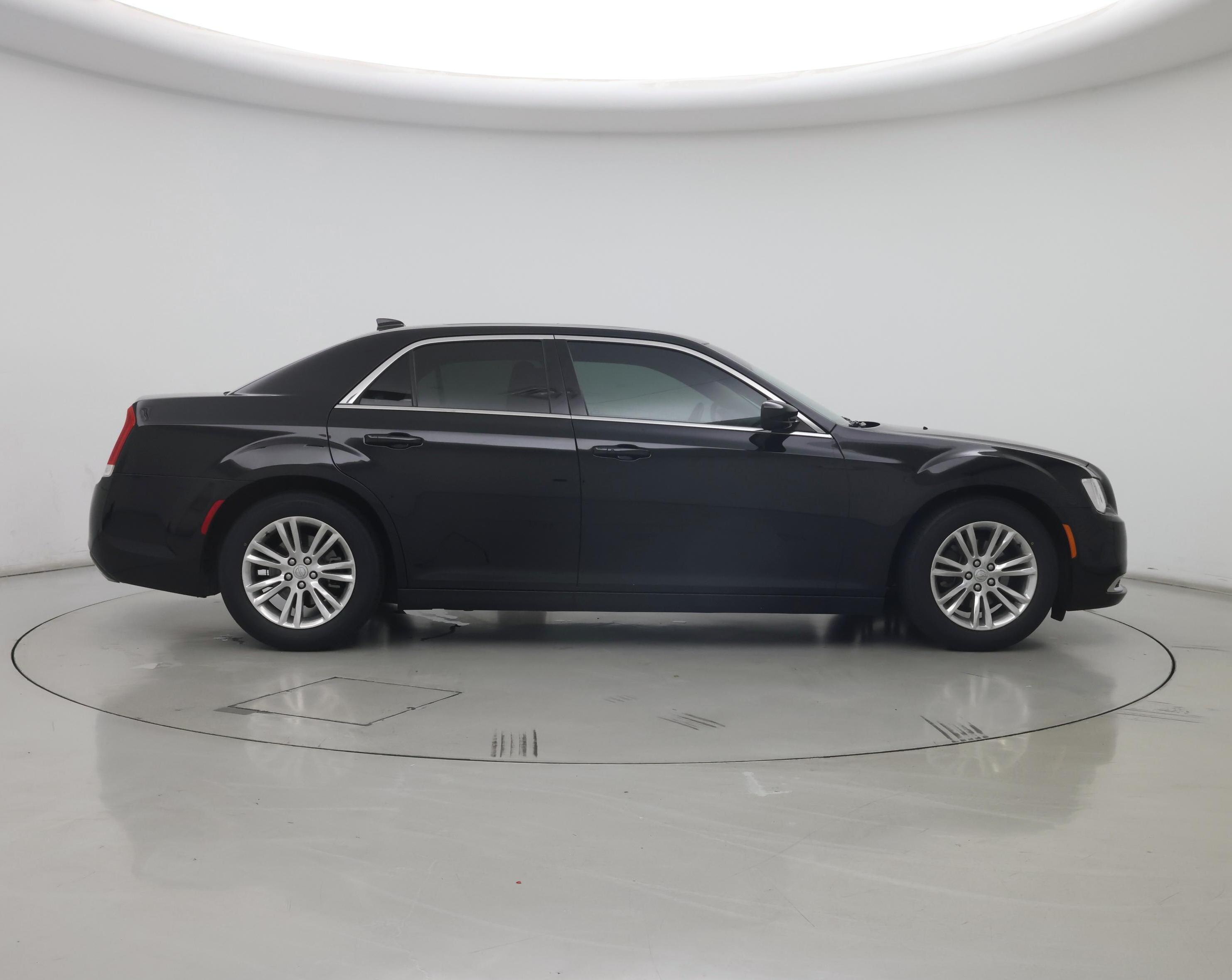 Thumbnail: 2017 Chrysler 300 - 7