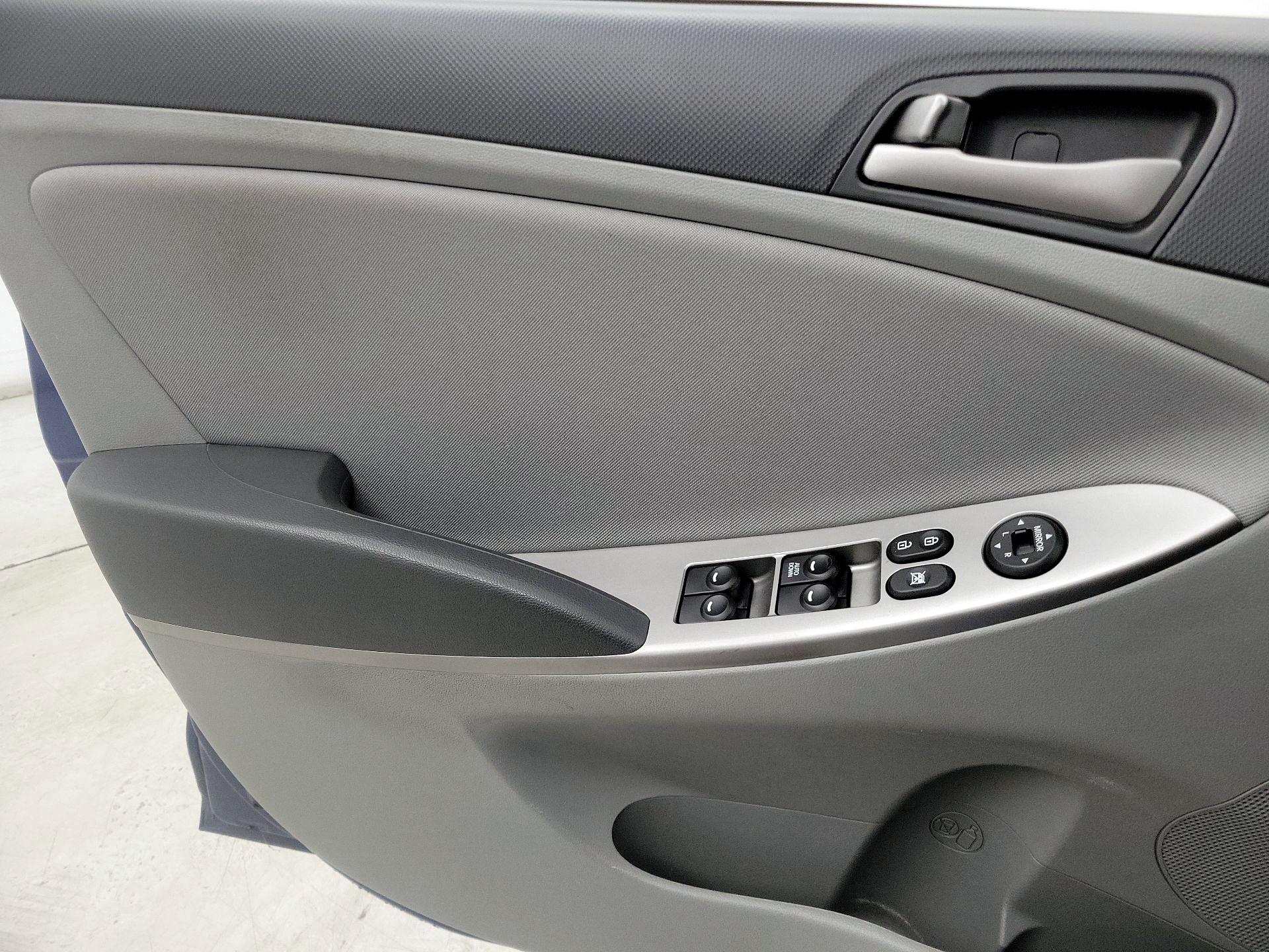 Thumbnail: 2015 Hyundai Accent - 12