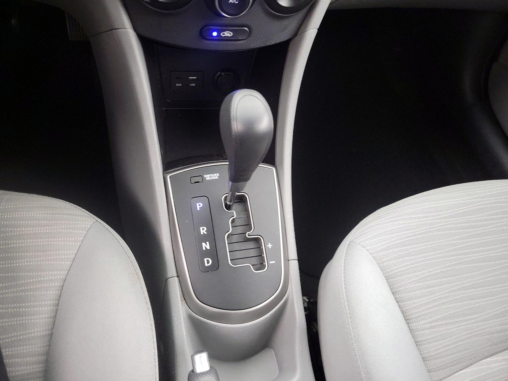 Thumbnail: 2015 Hyundai Accent - 16