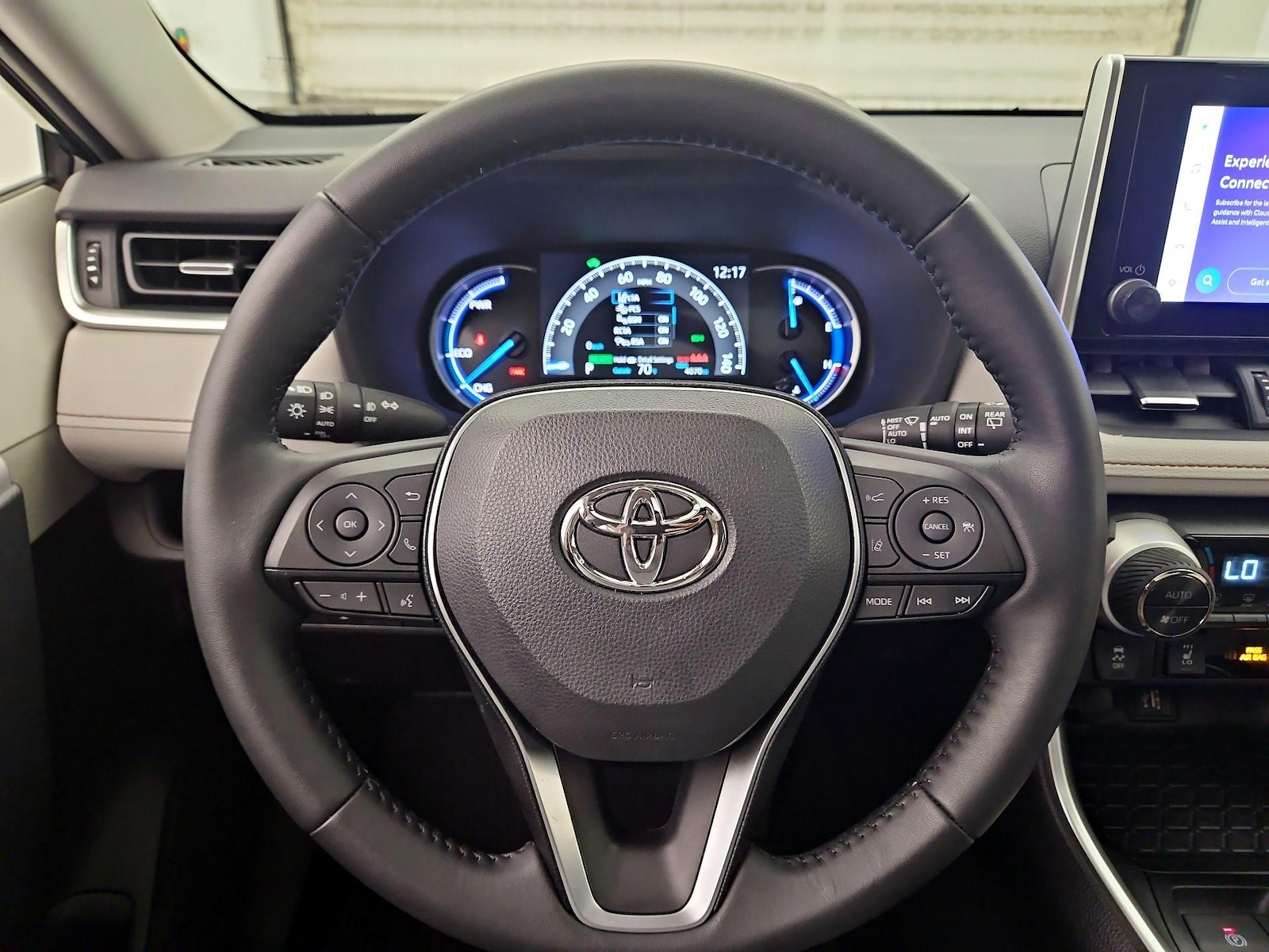2025 Toyota RAV4 XLE Premium - Photo 11