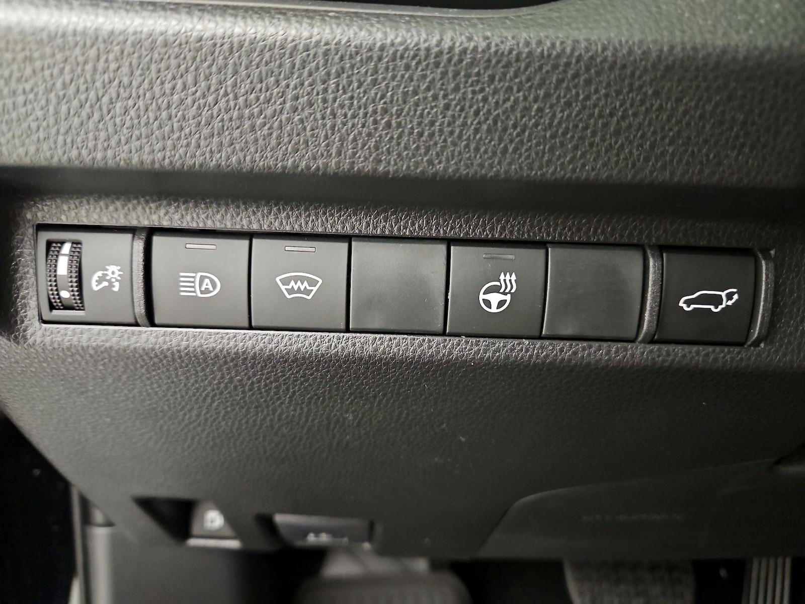 2025 Toyota RAV4 XLE Premium - Photo 14