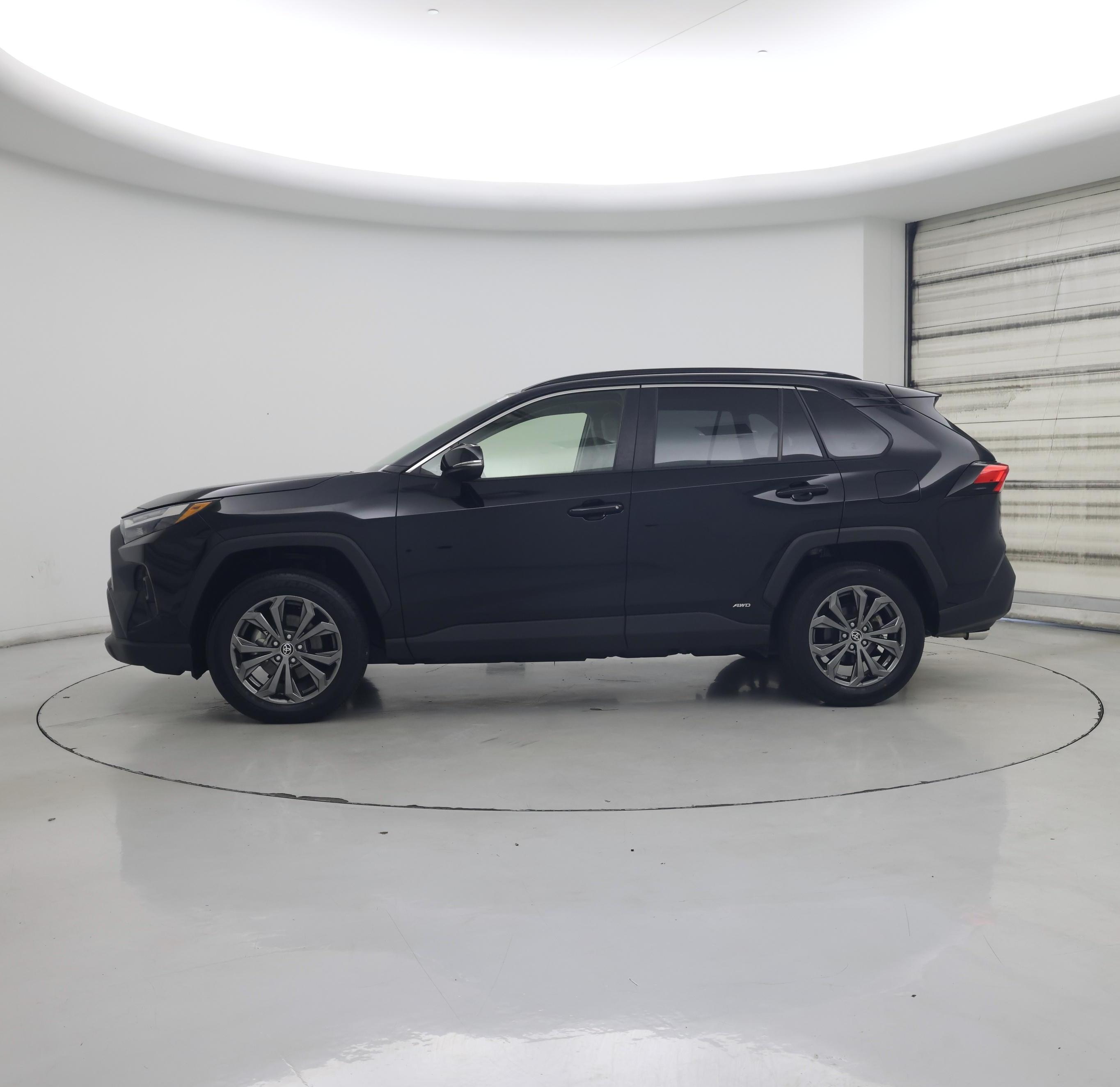 Thumbnail: 2025 Toyota RAV4 - 3