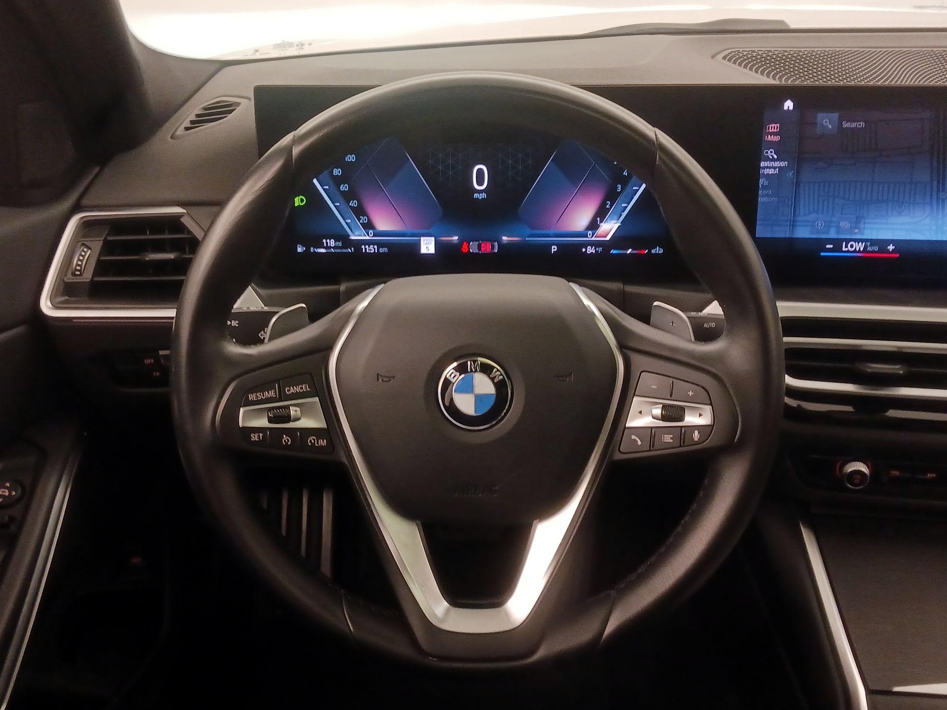 Thumbnail: 2024 BMW 3 Series - 10