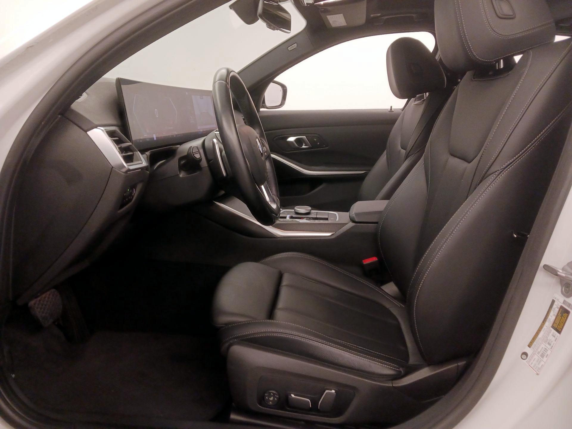 Thumbnail: 2024 BMW 3 Series - 11