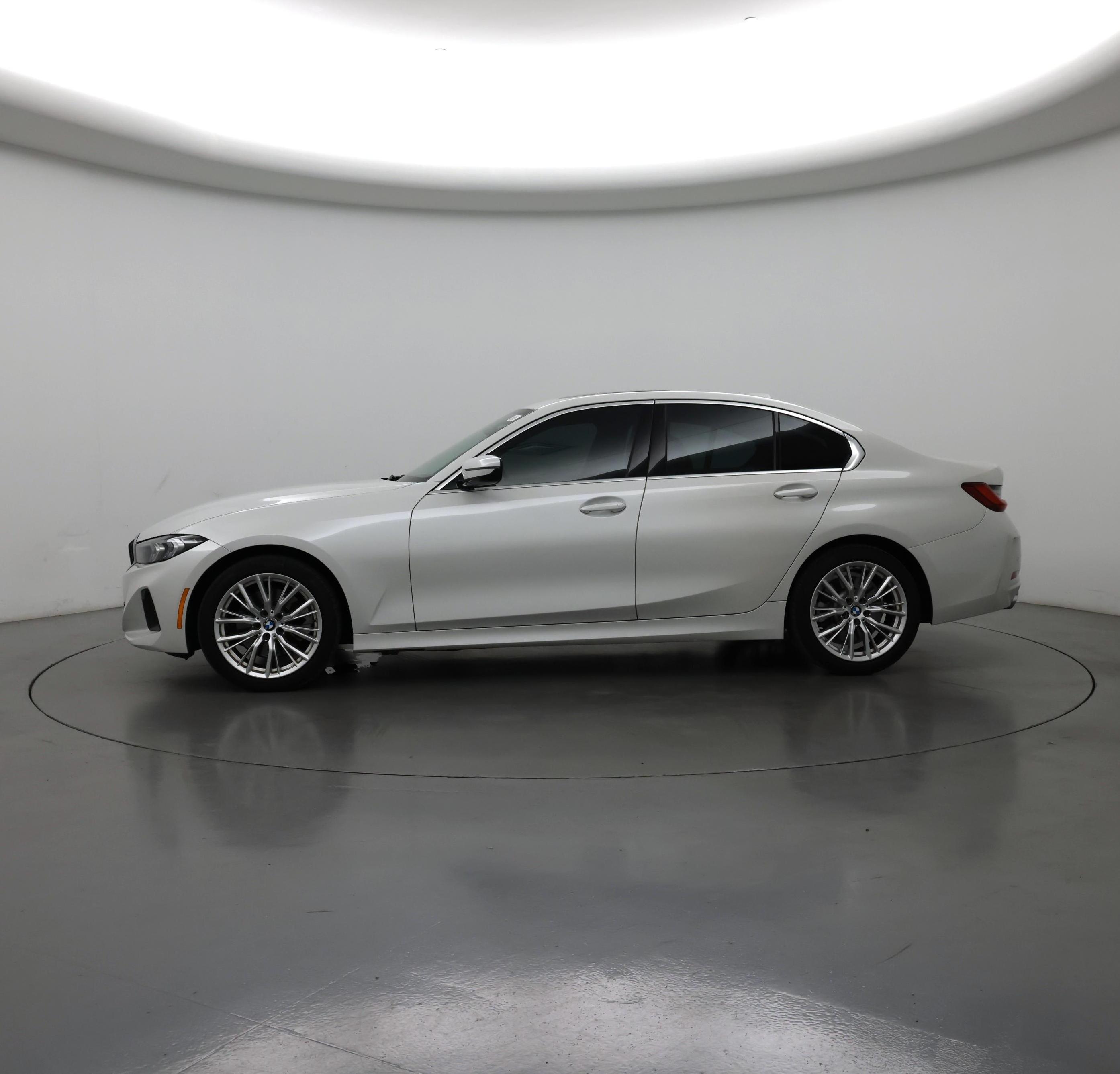Thumbnail: 2024 BMW 3 Series - 3