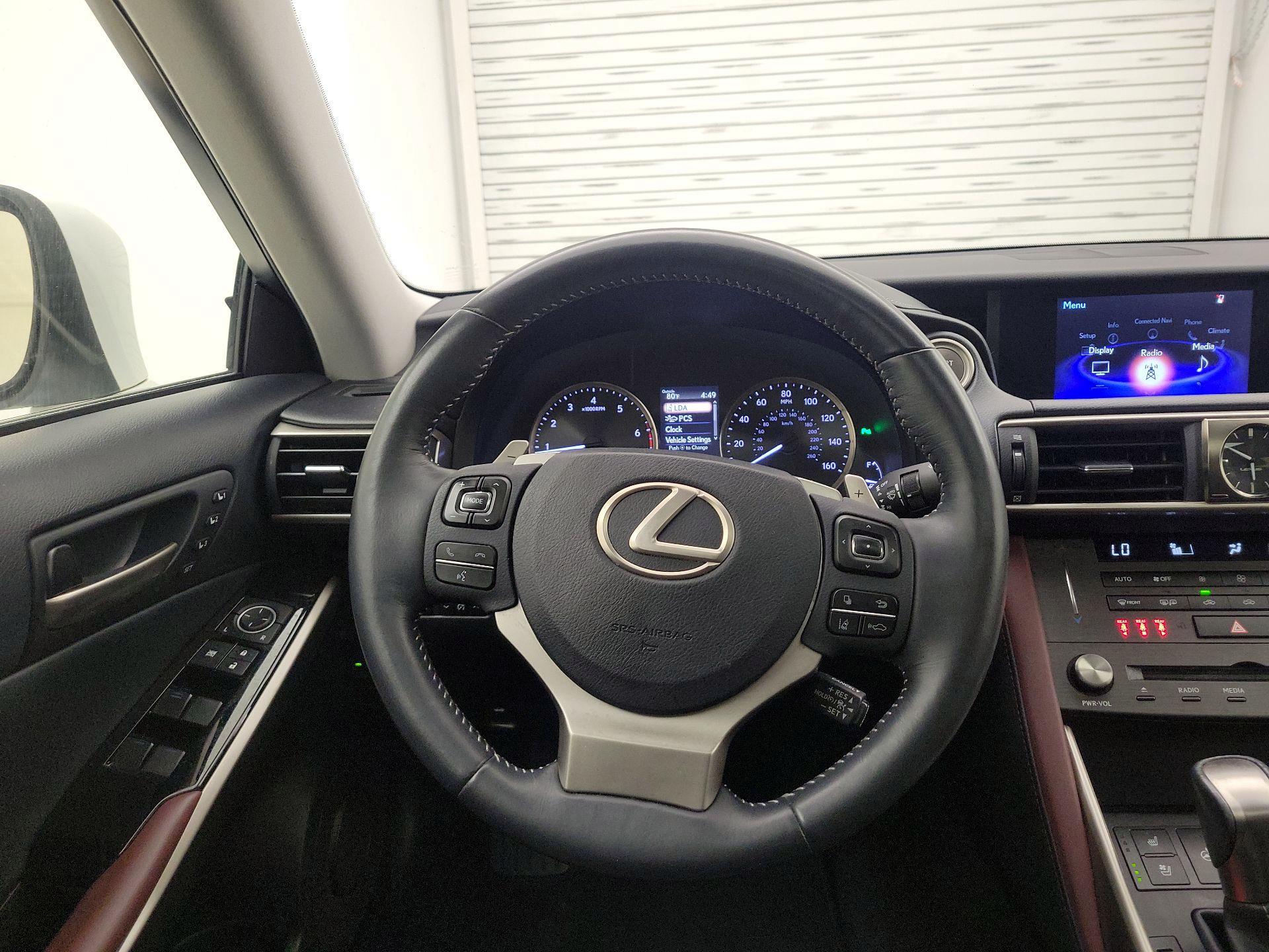 Thumbnail: 2019 Lexus IS - 10