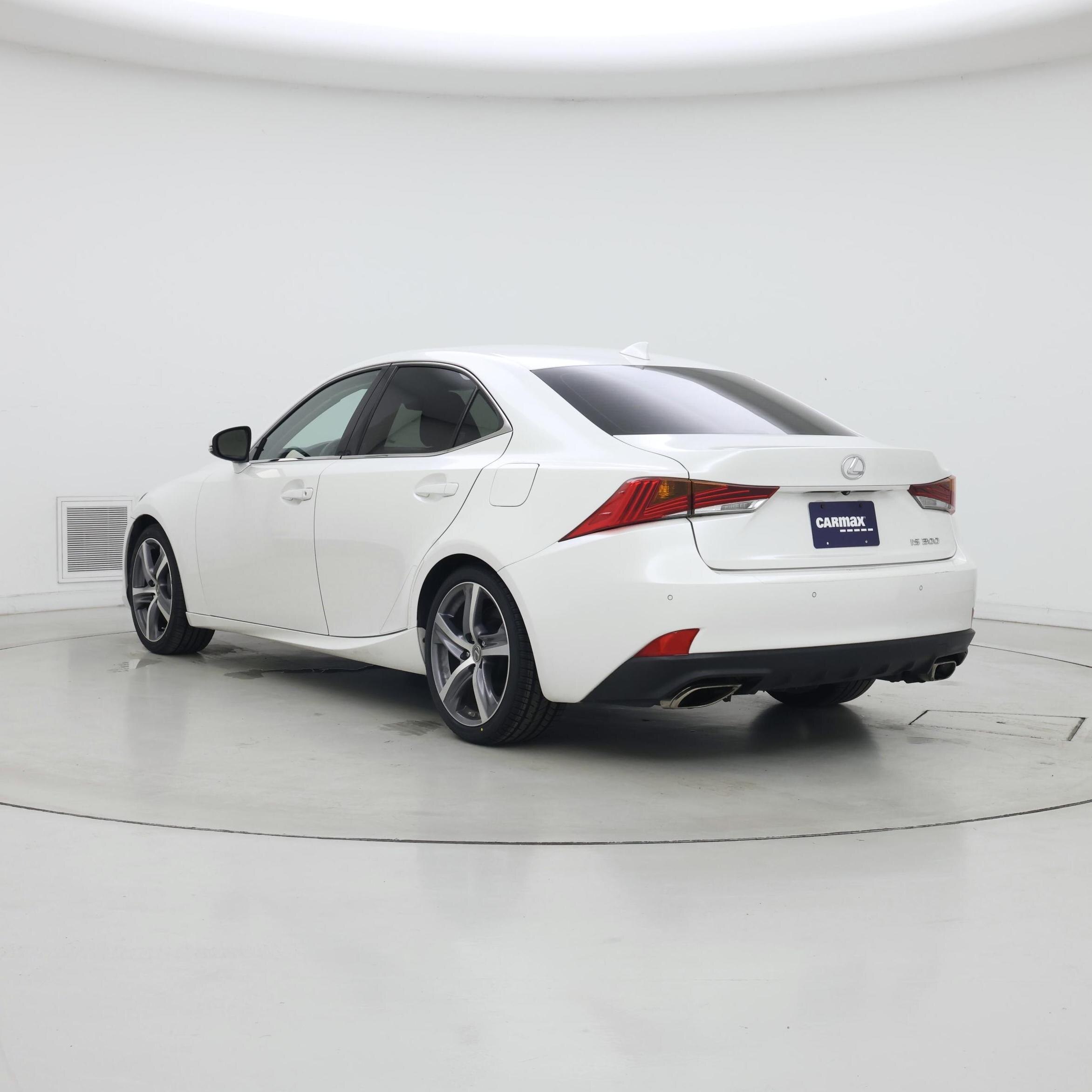 Thumbnail: 2019 Lexus IS - 2