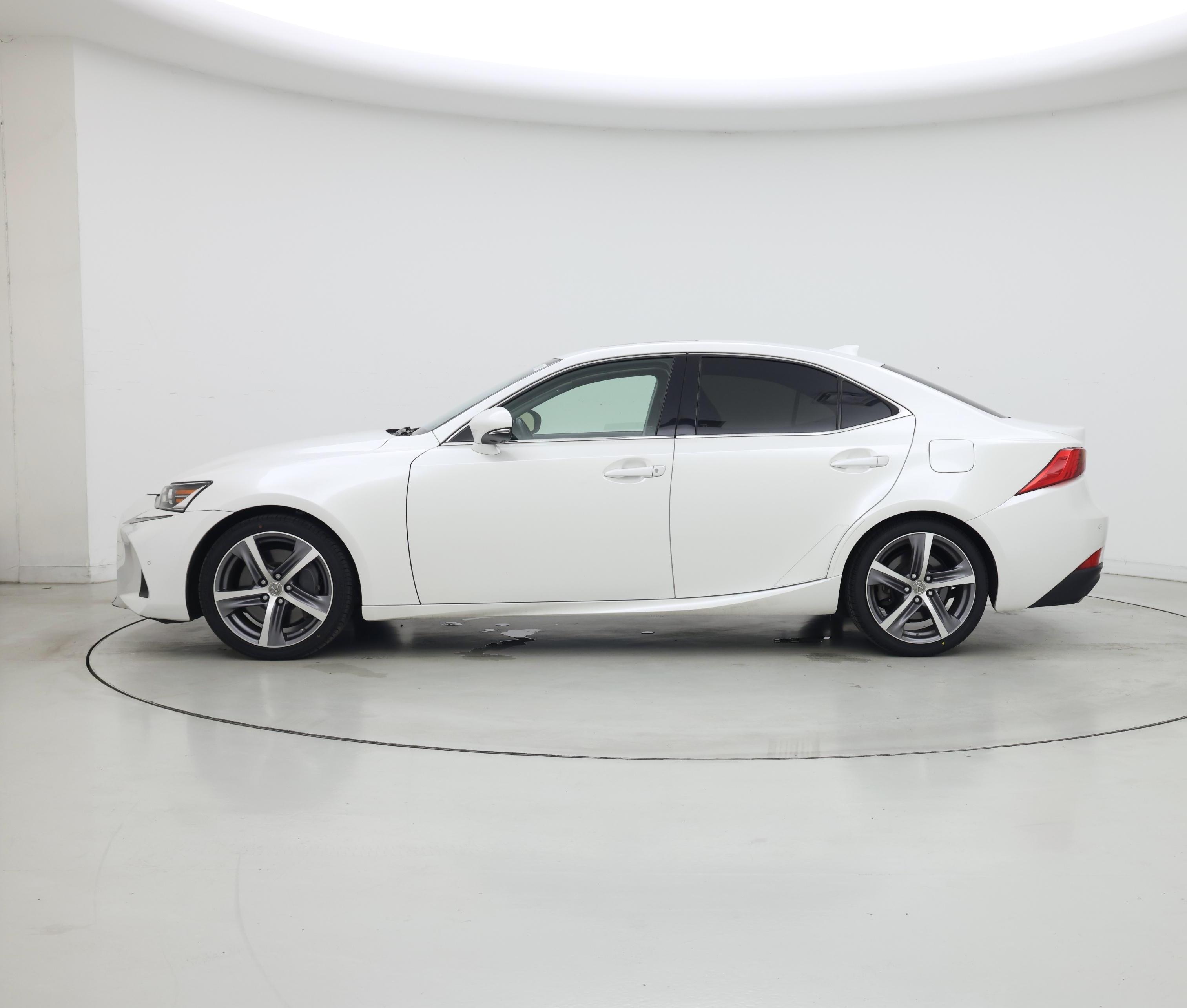 Thumbnail: 2019 Lexus IS - 3