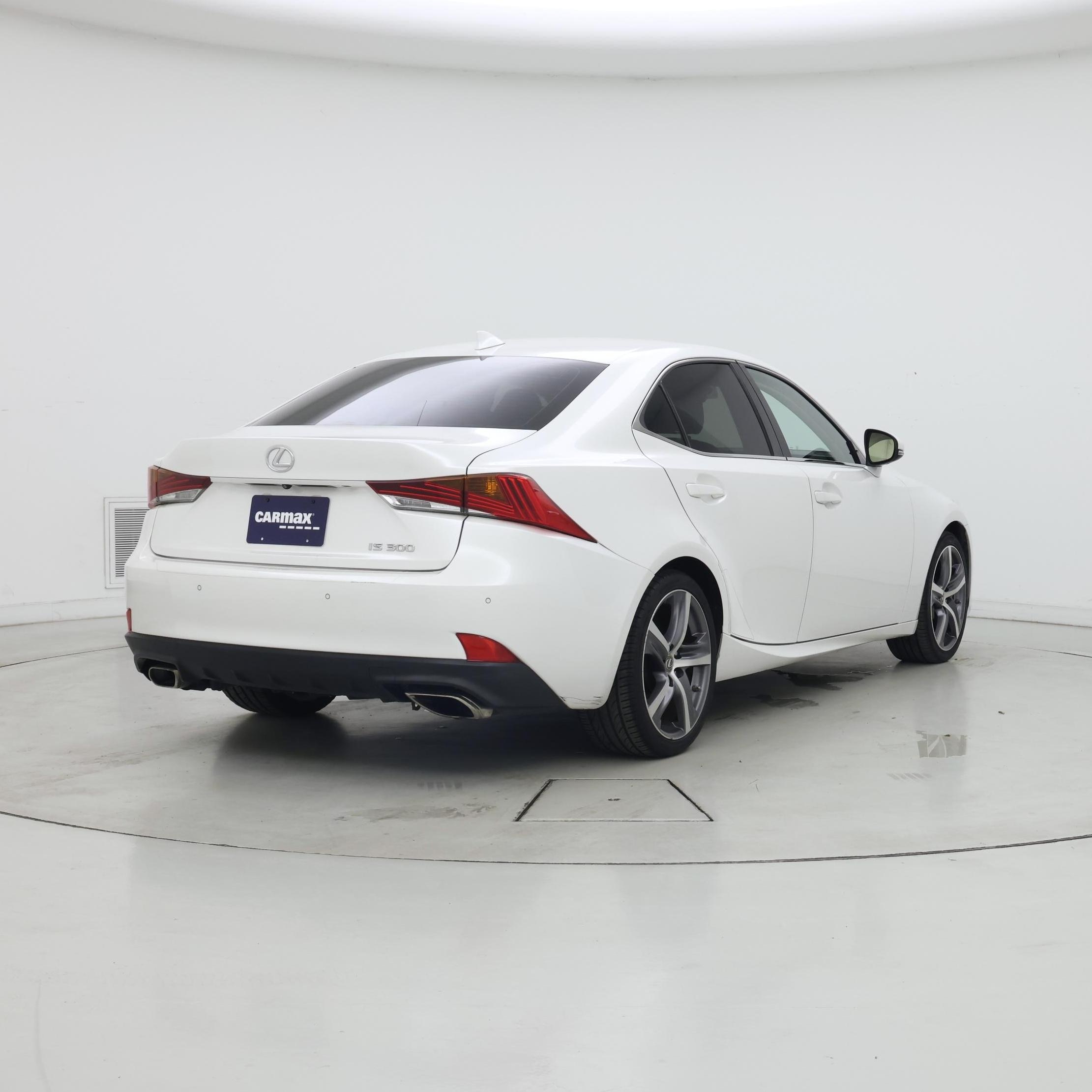 Thumbnail: 2019 Lexus IS - 8