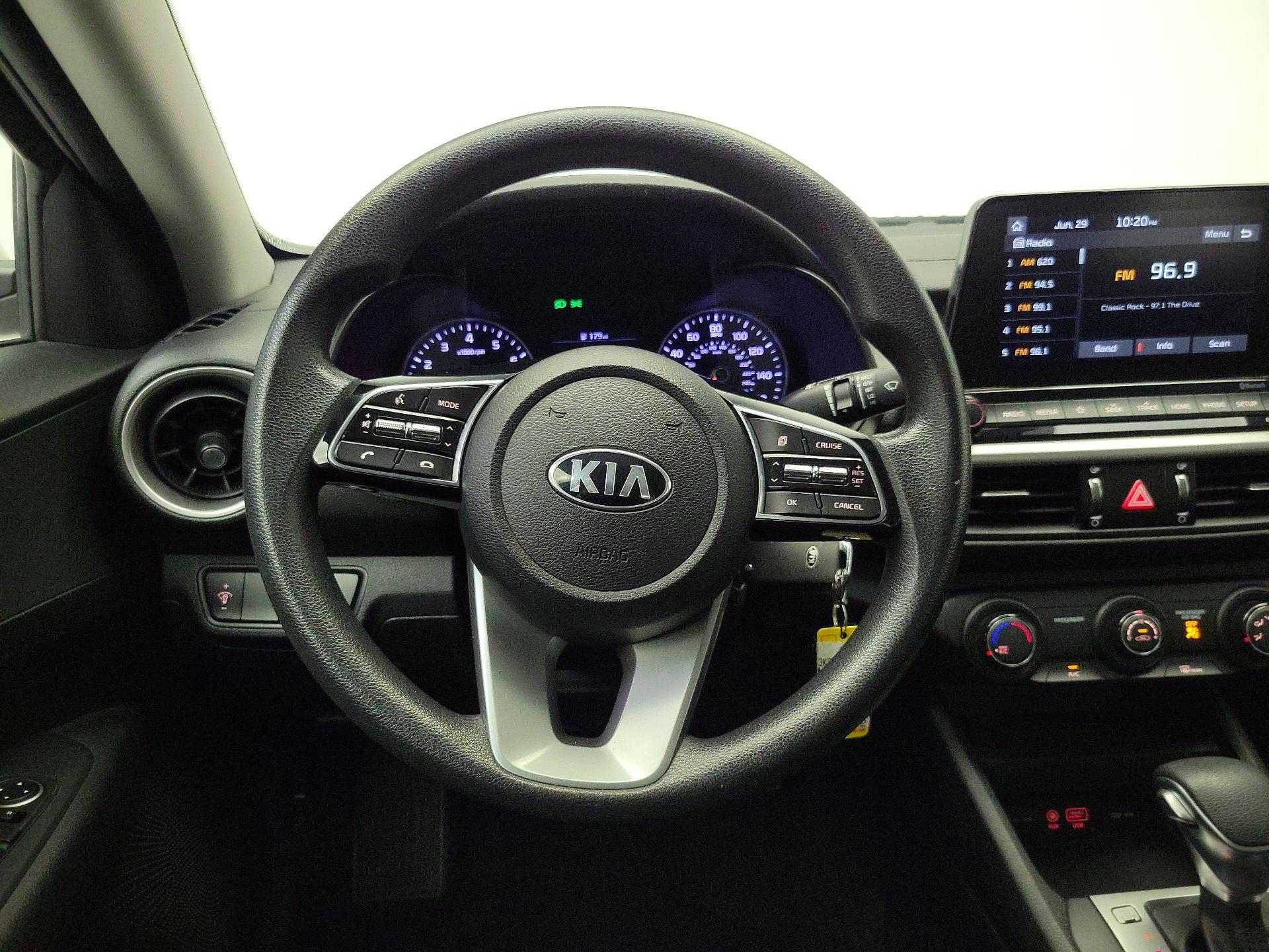 Thumbnail: 2020 Kia Forte - 10