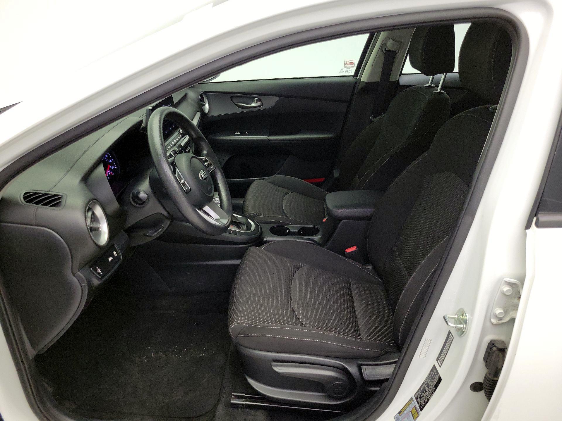 Thumbnail: 2020 Kia Forte - 11