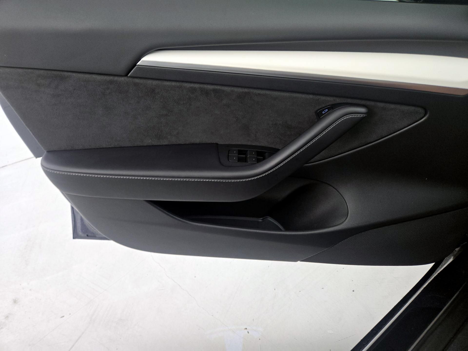 Thumbnail: 2023 Tesla Model 3 - 12