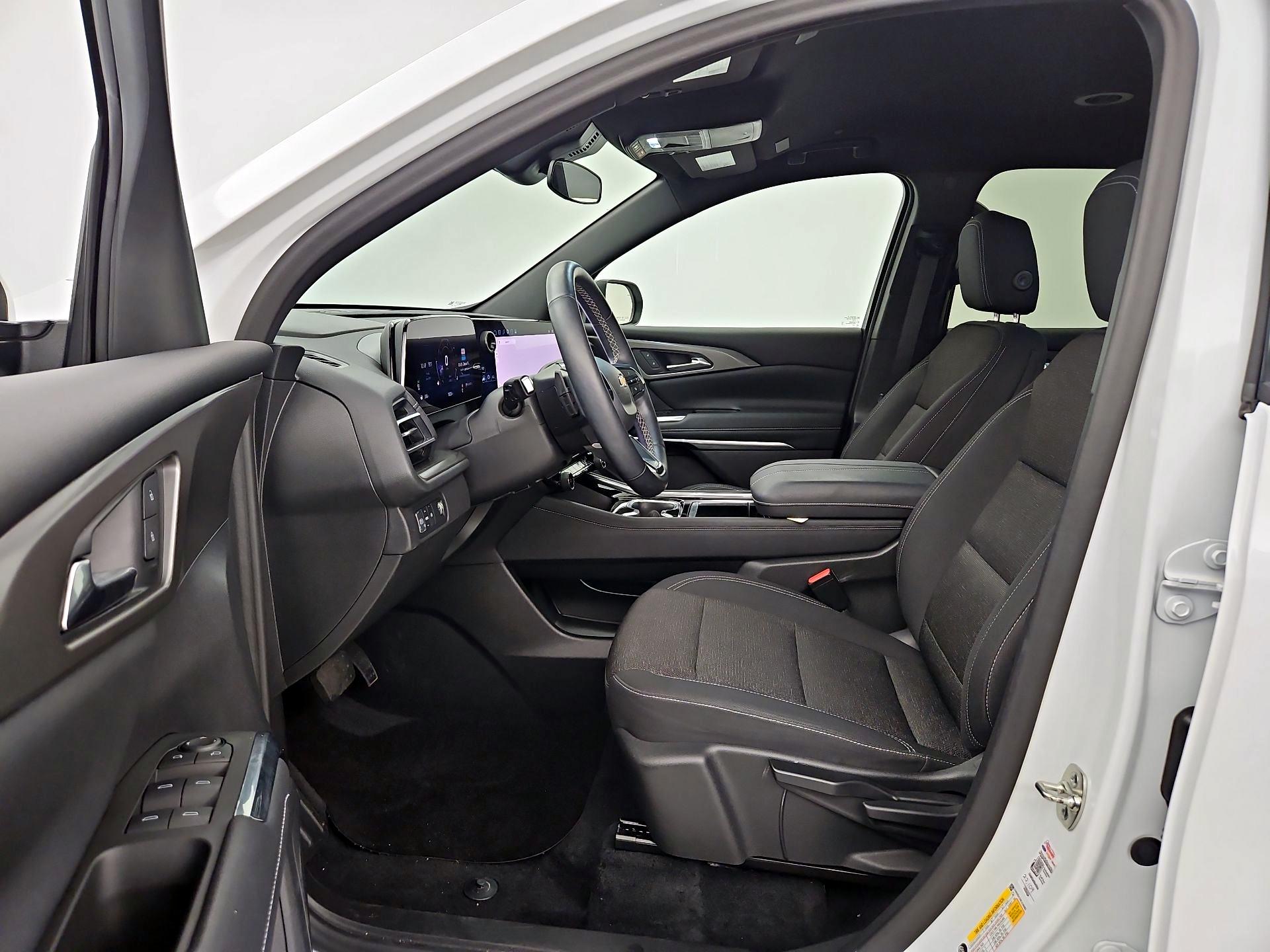 Thumbnail: 2024 Chevrolet Traverse - 11