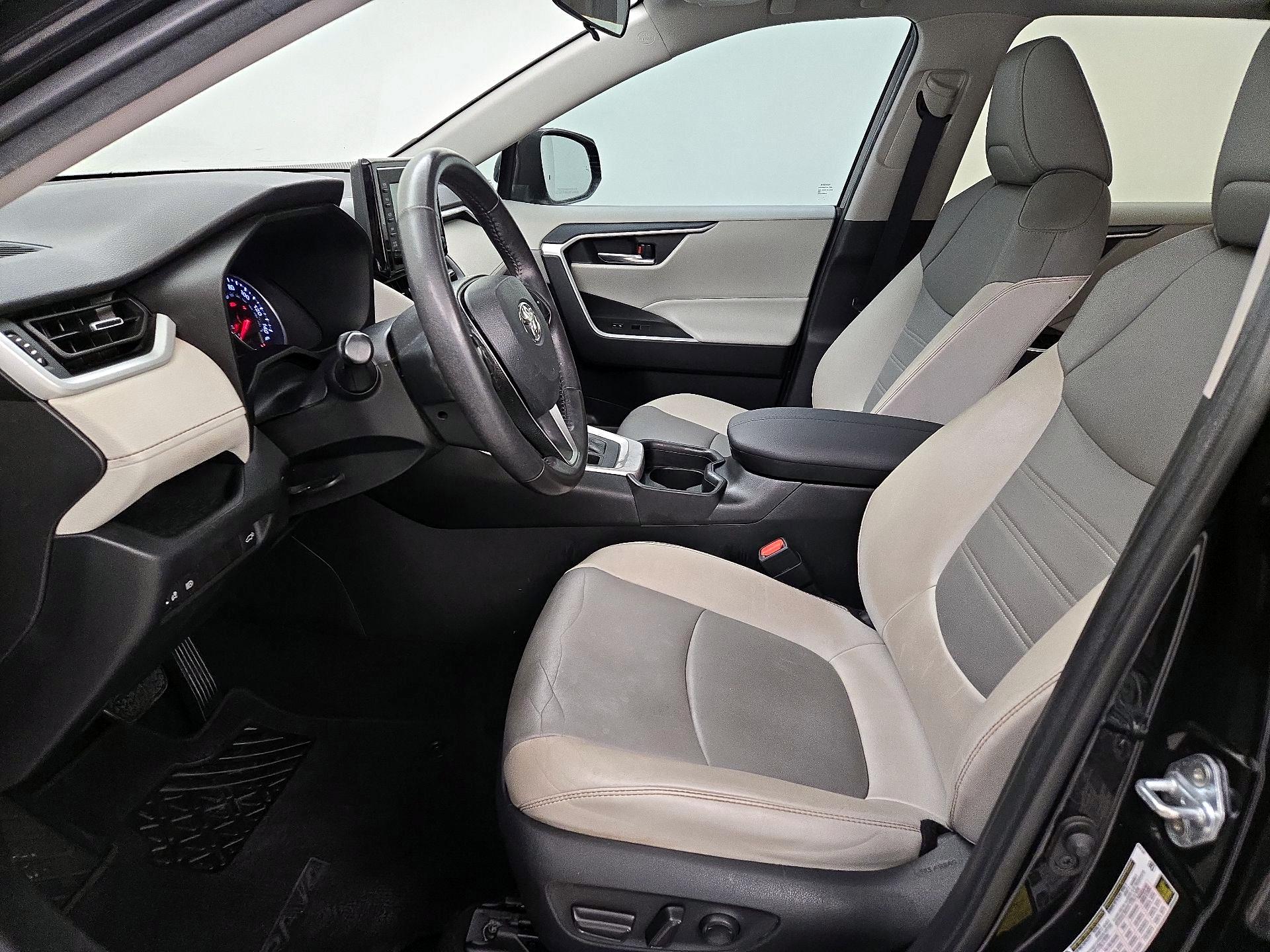 Thumbnail: 2021 Toyota RAV4 - 11