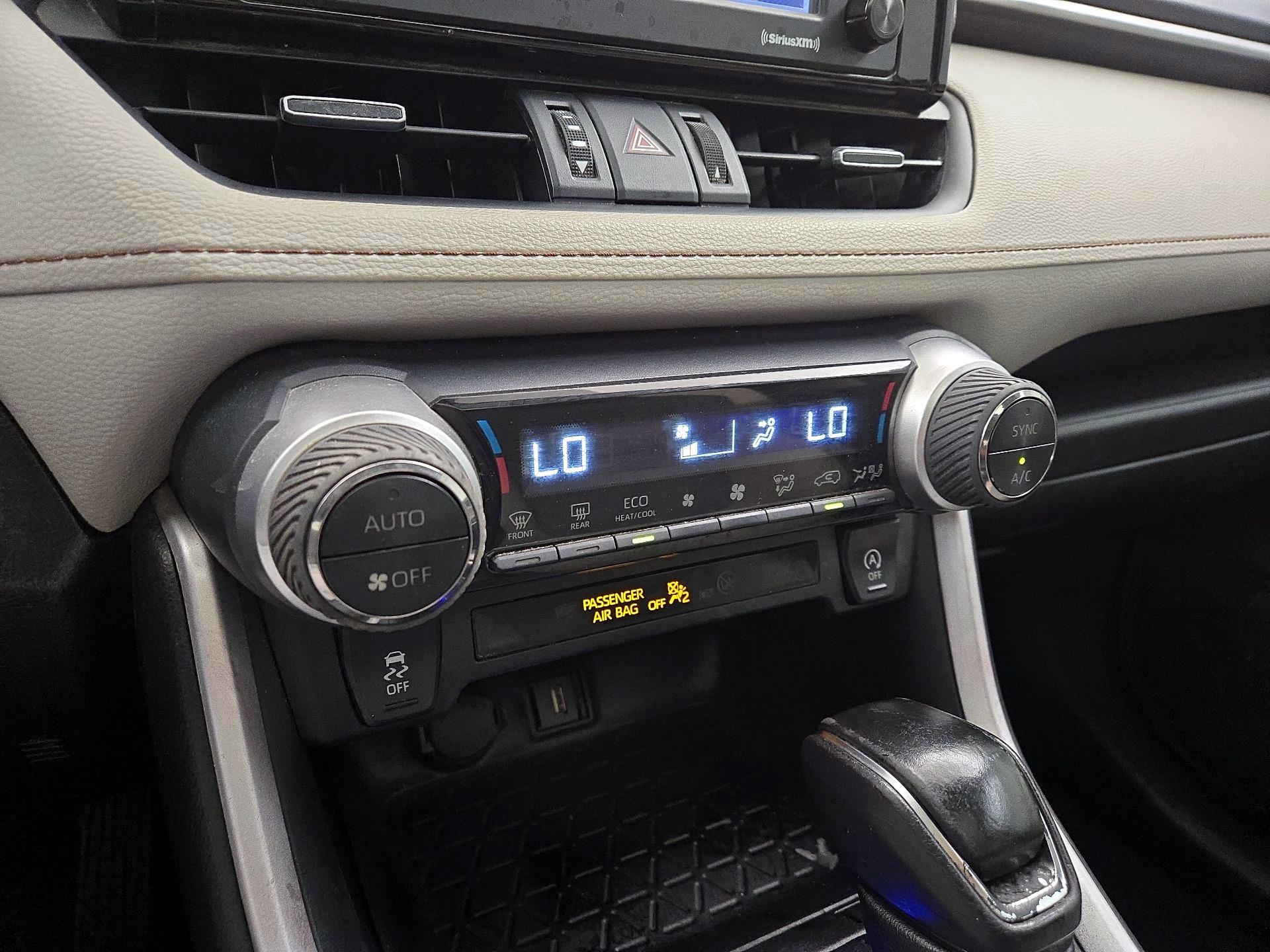 Thumbnail: 2021 Toyota RAV4 - 16