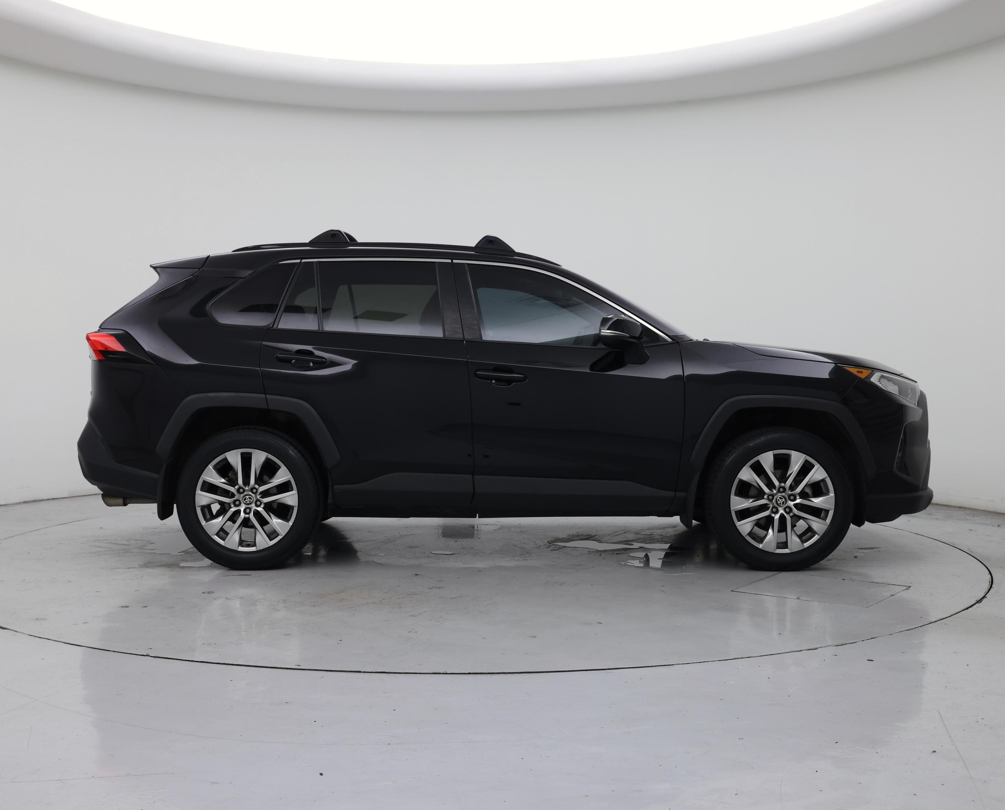 Thumbnail: 2021 Toyota RAV4 - 7