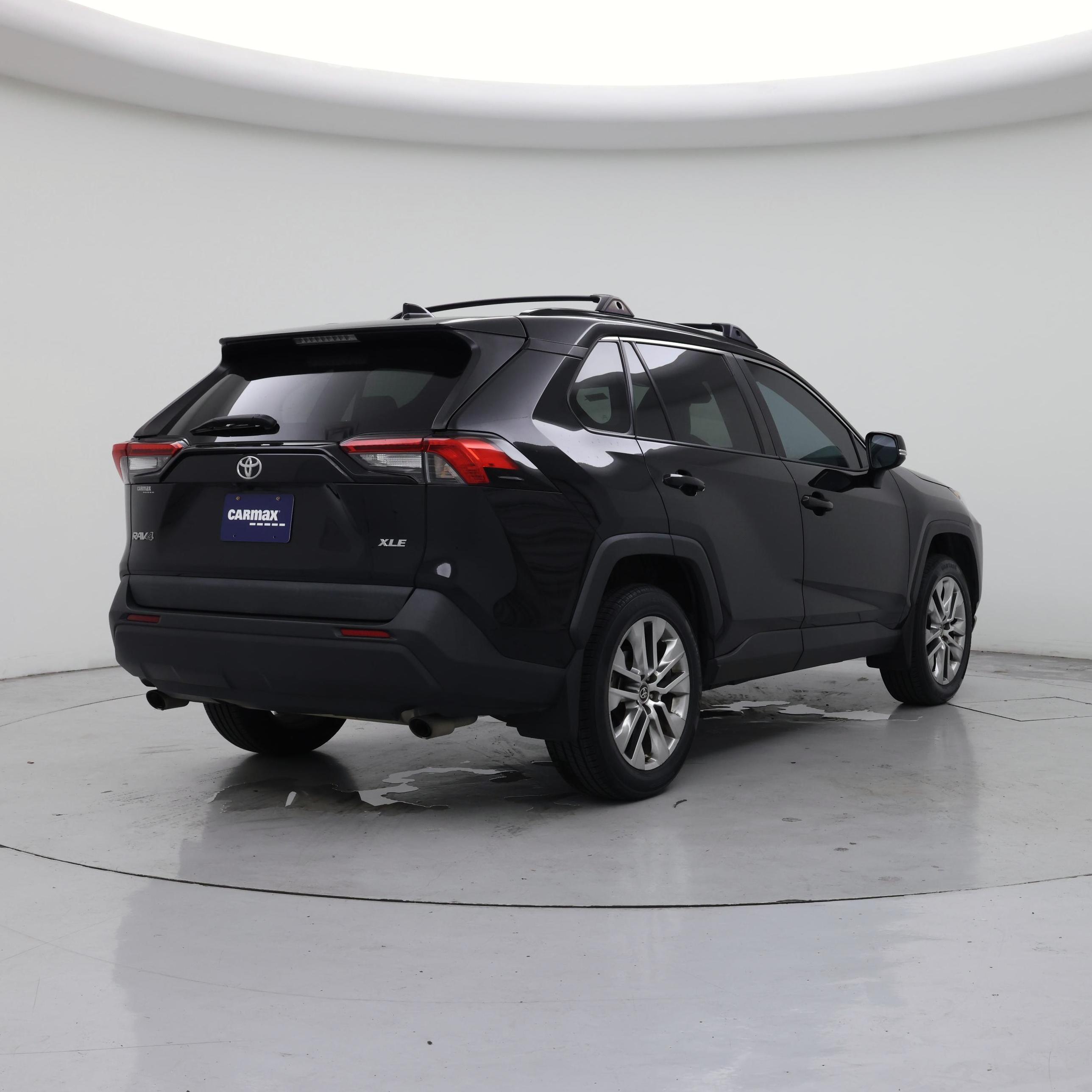 Thumbnail: 2021 Toyota RAV4 - 8