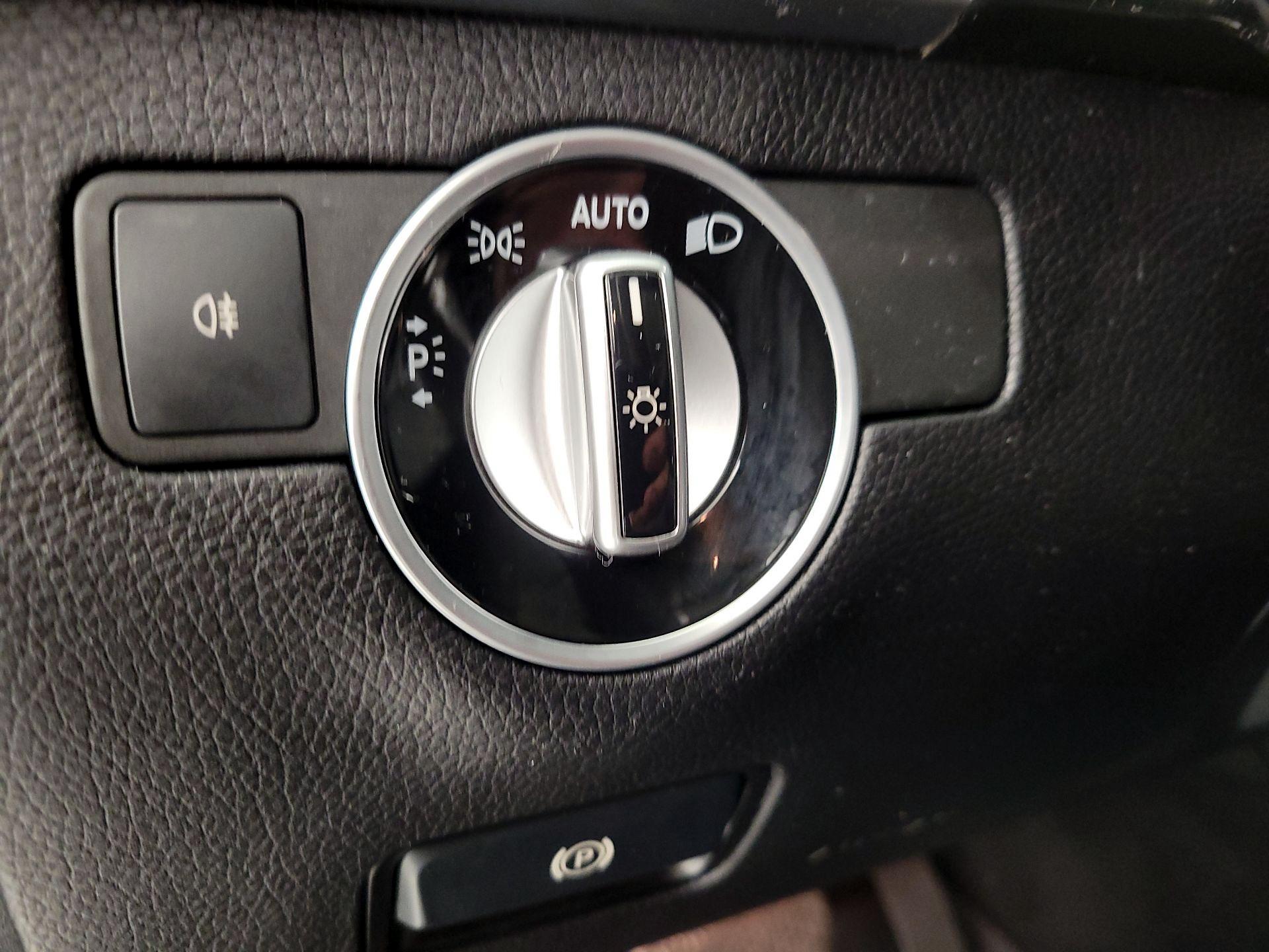 Thumbnail: 2015 Mercedes-Benz M-Class - 13