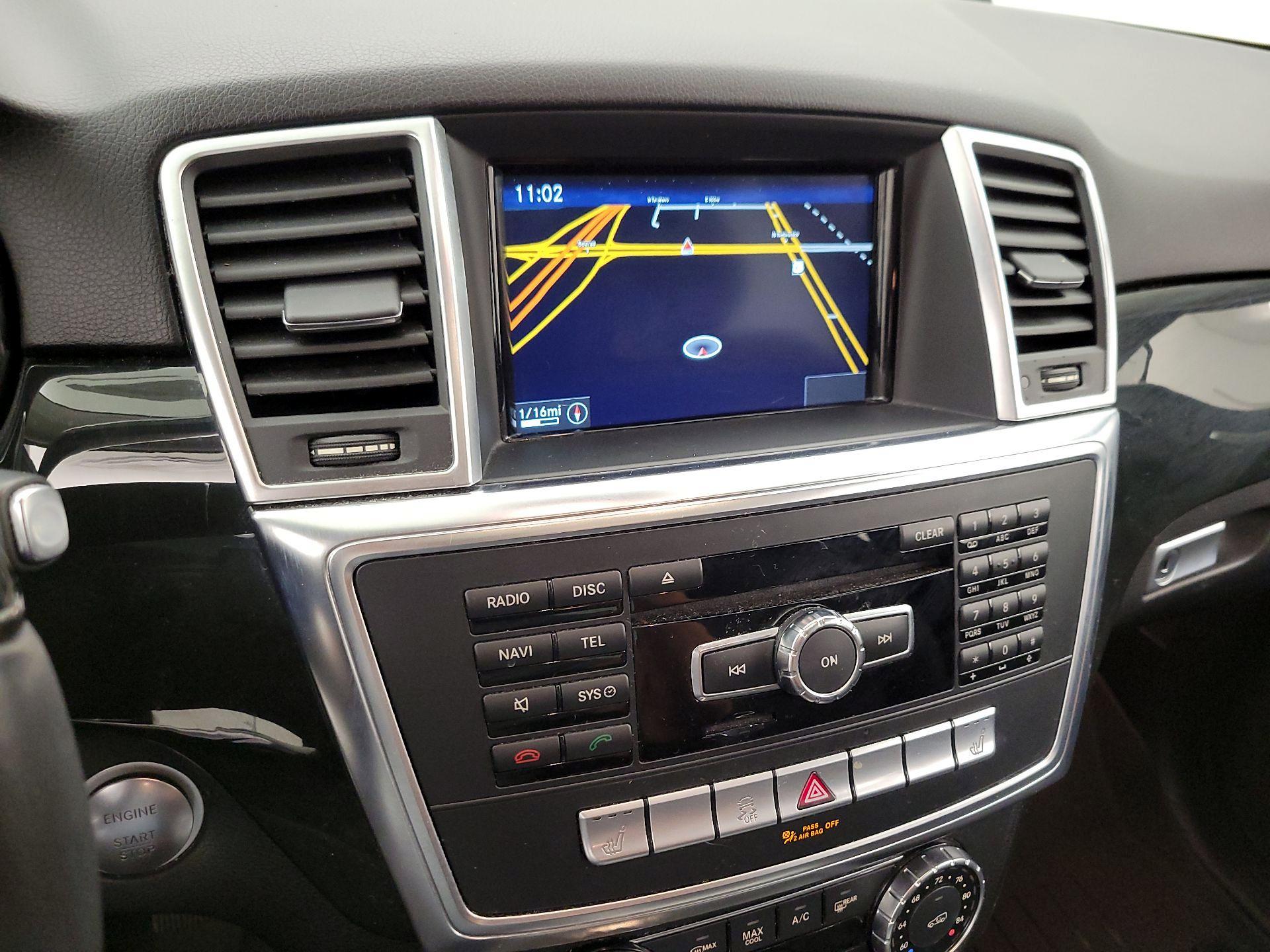 Thumbnail: 2015 Mercedes-Benz M-Class - 14