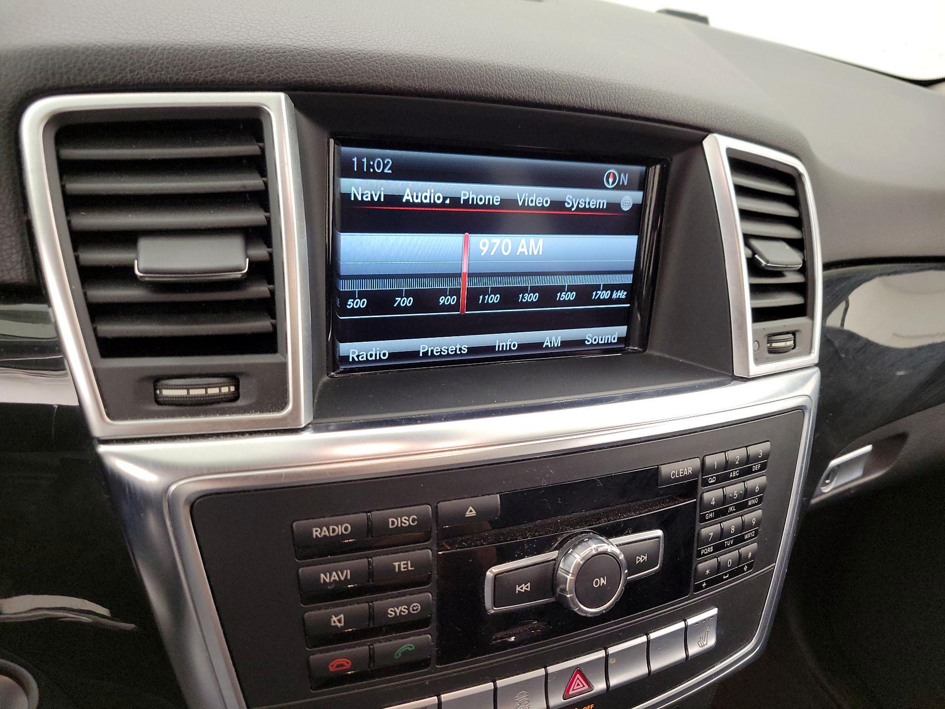 Thumbnail: 2015 Mercedes-Benz M-Class - 16