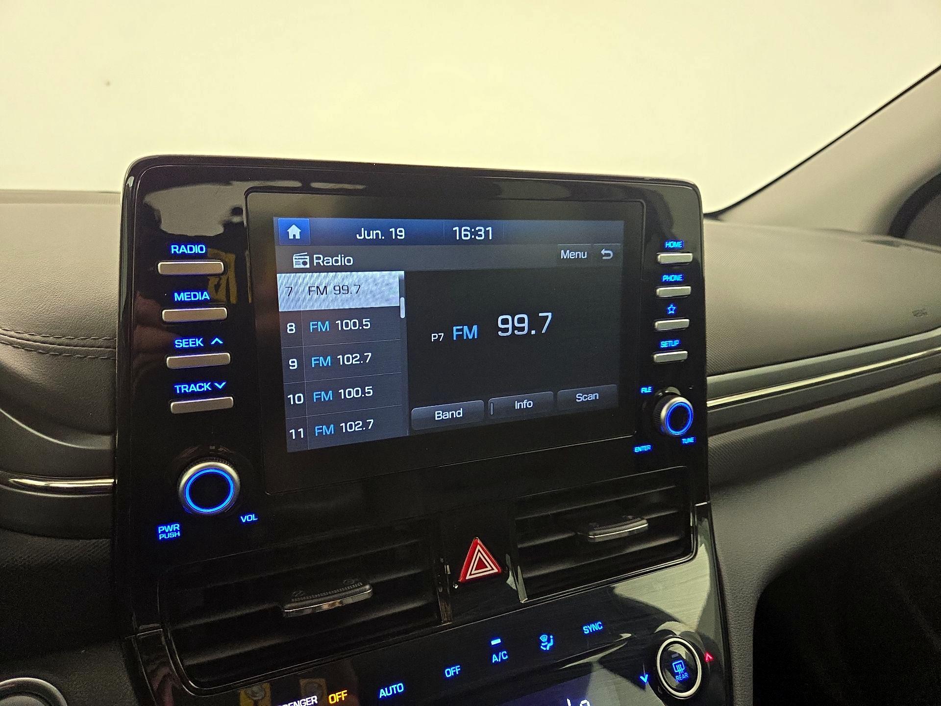 Thumbnail: 2020 Hyundai Ioniq - 15