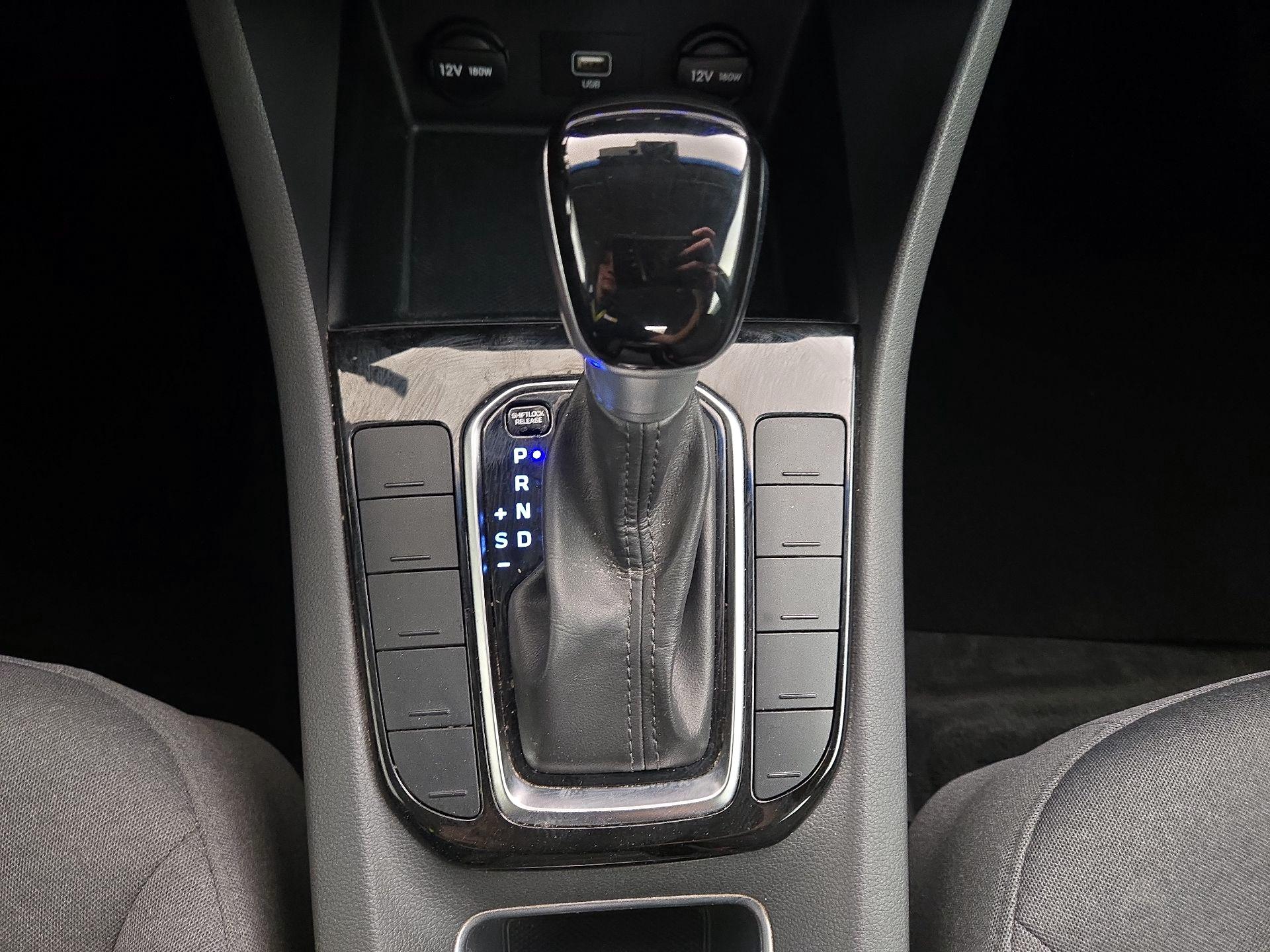 Thumbnail: 2020 Hyundai Ioniq - 17