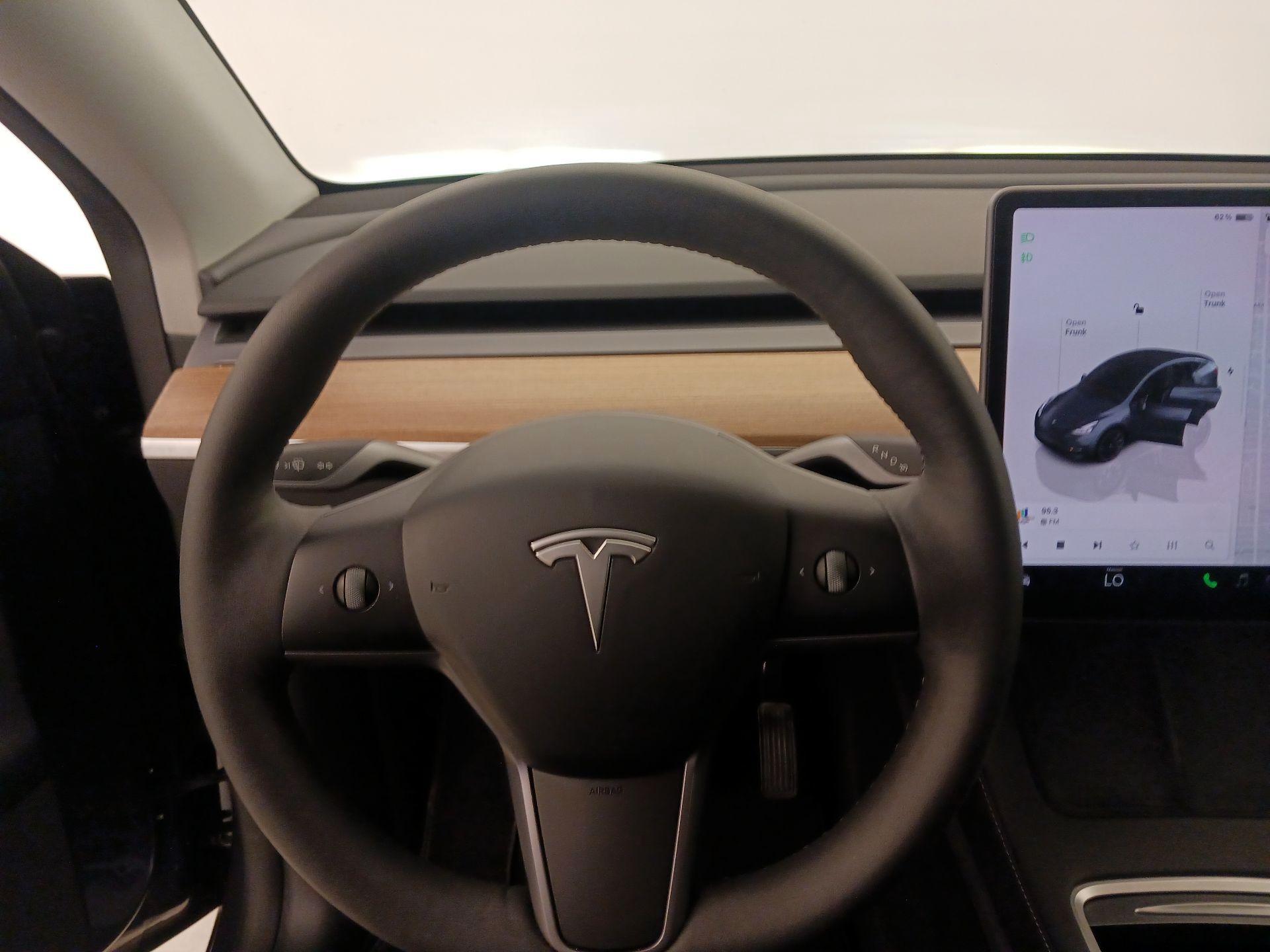Thumbnail: 2023 Tesla Model Y - 10