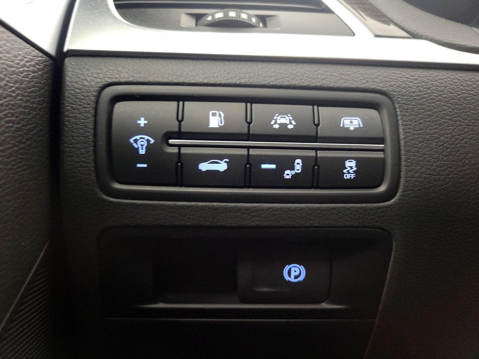2016 Hyundai Genesis Base - Photo 14