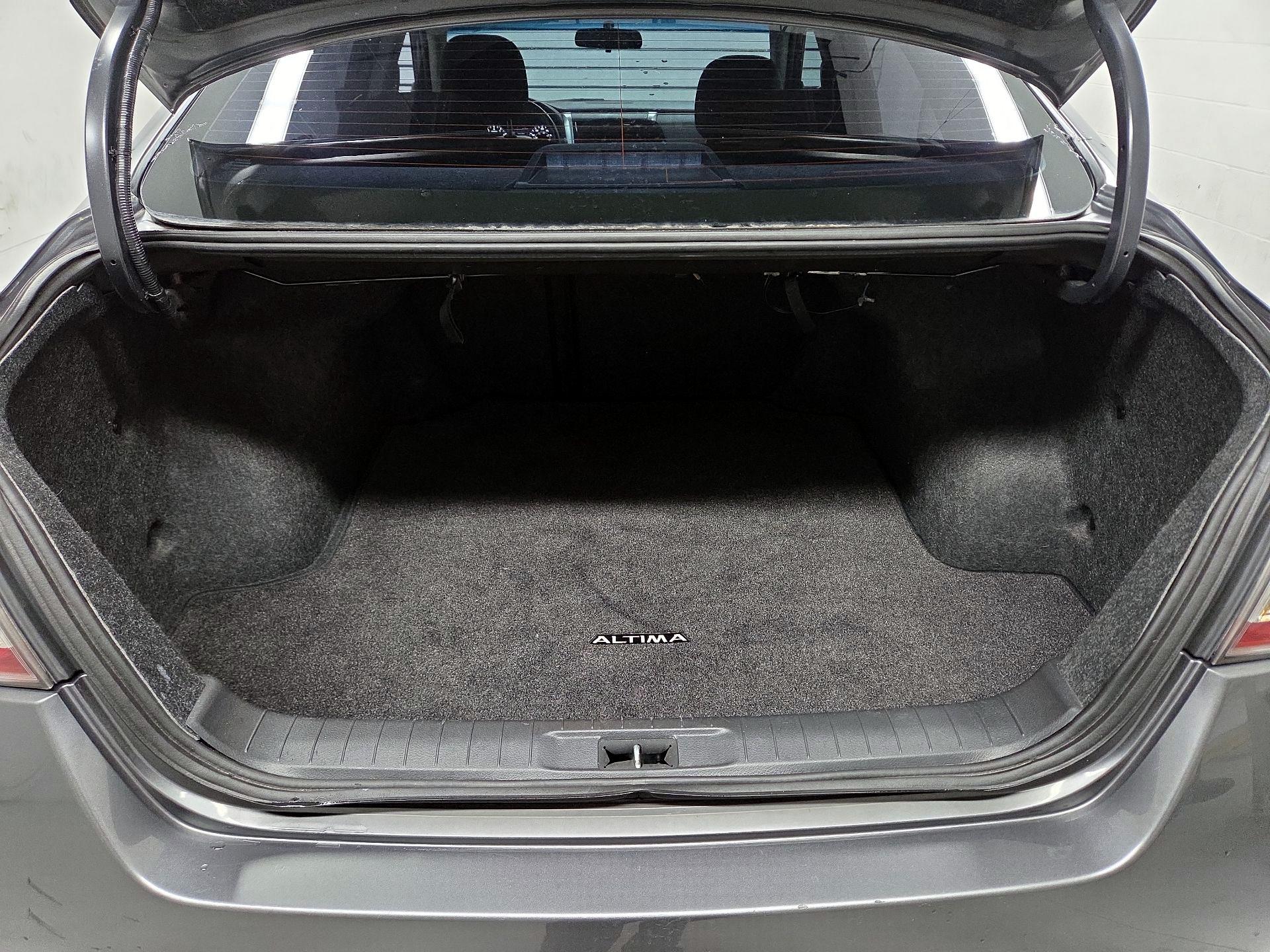 Thumbnail: 2015 Nissan Altima - 20
