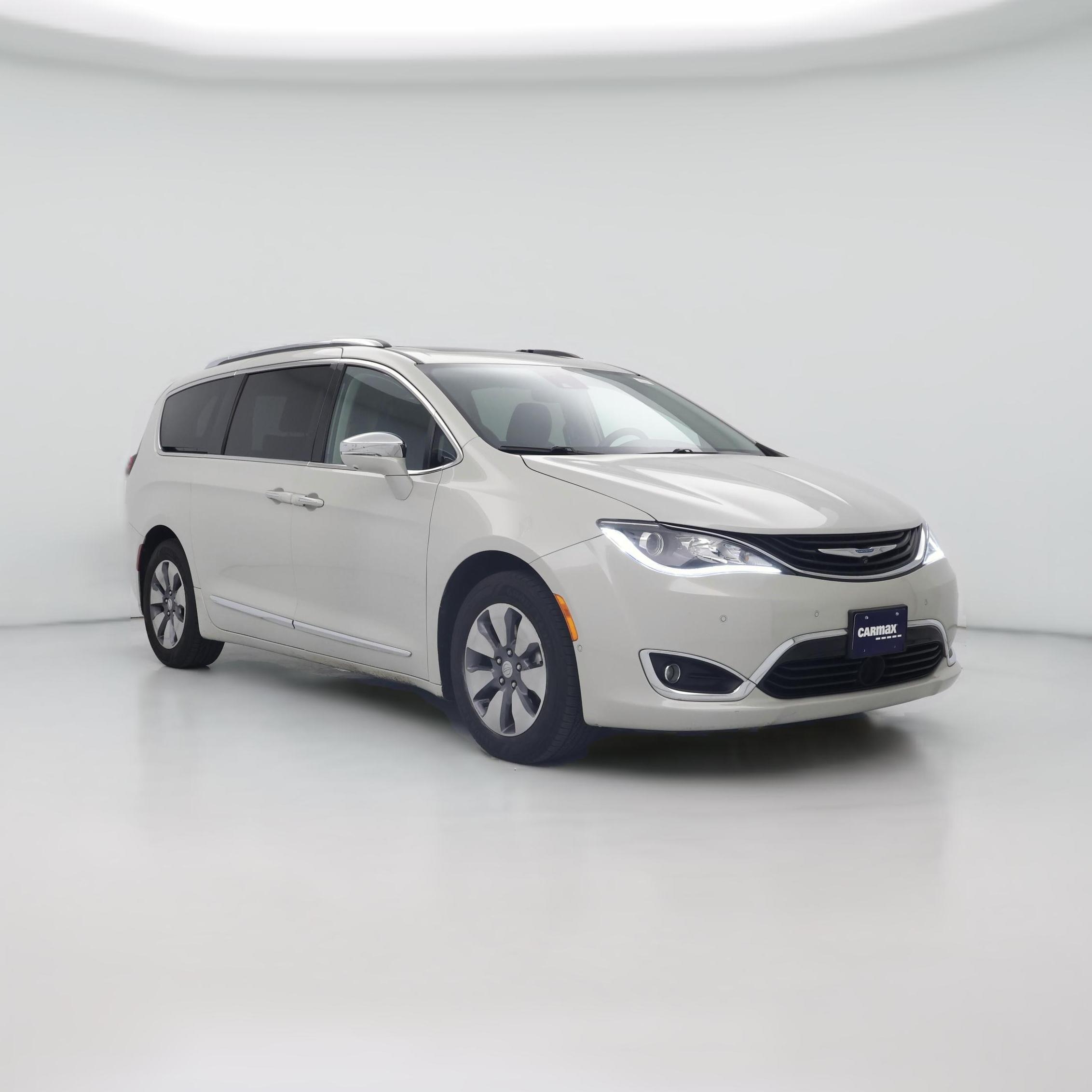 Thumbnail: 2017 Chrysler Pacifica - 1