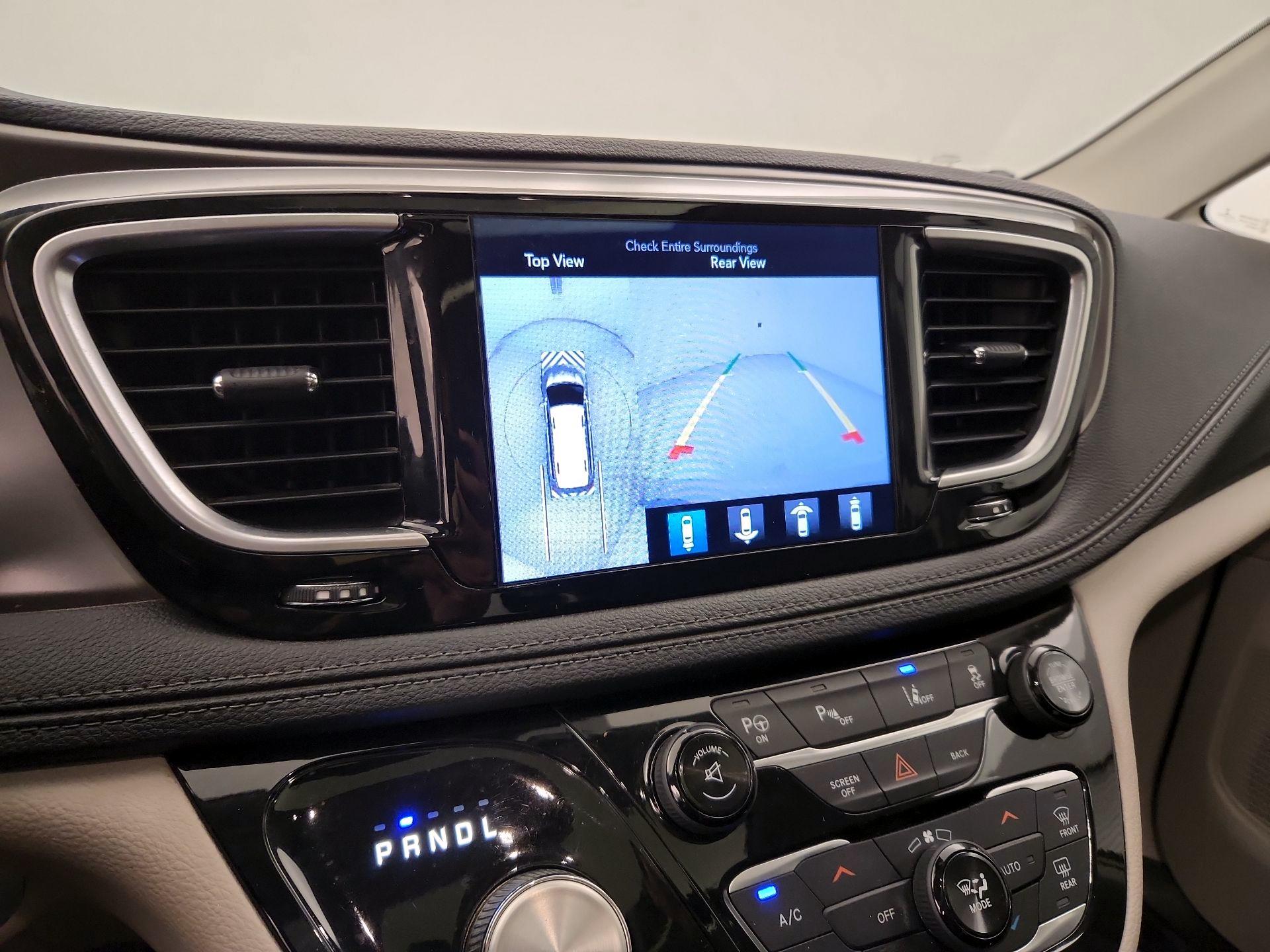 Thumbnail: 2017 Chrysler Pacifica - 14