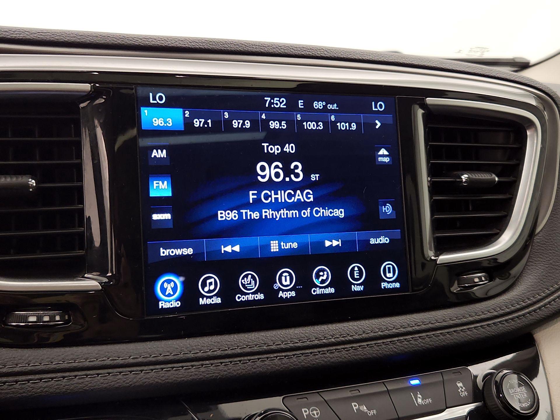 Thumbnail: 2017 Chrysler Pacifica - 15