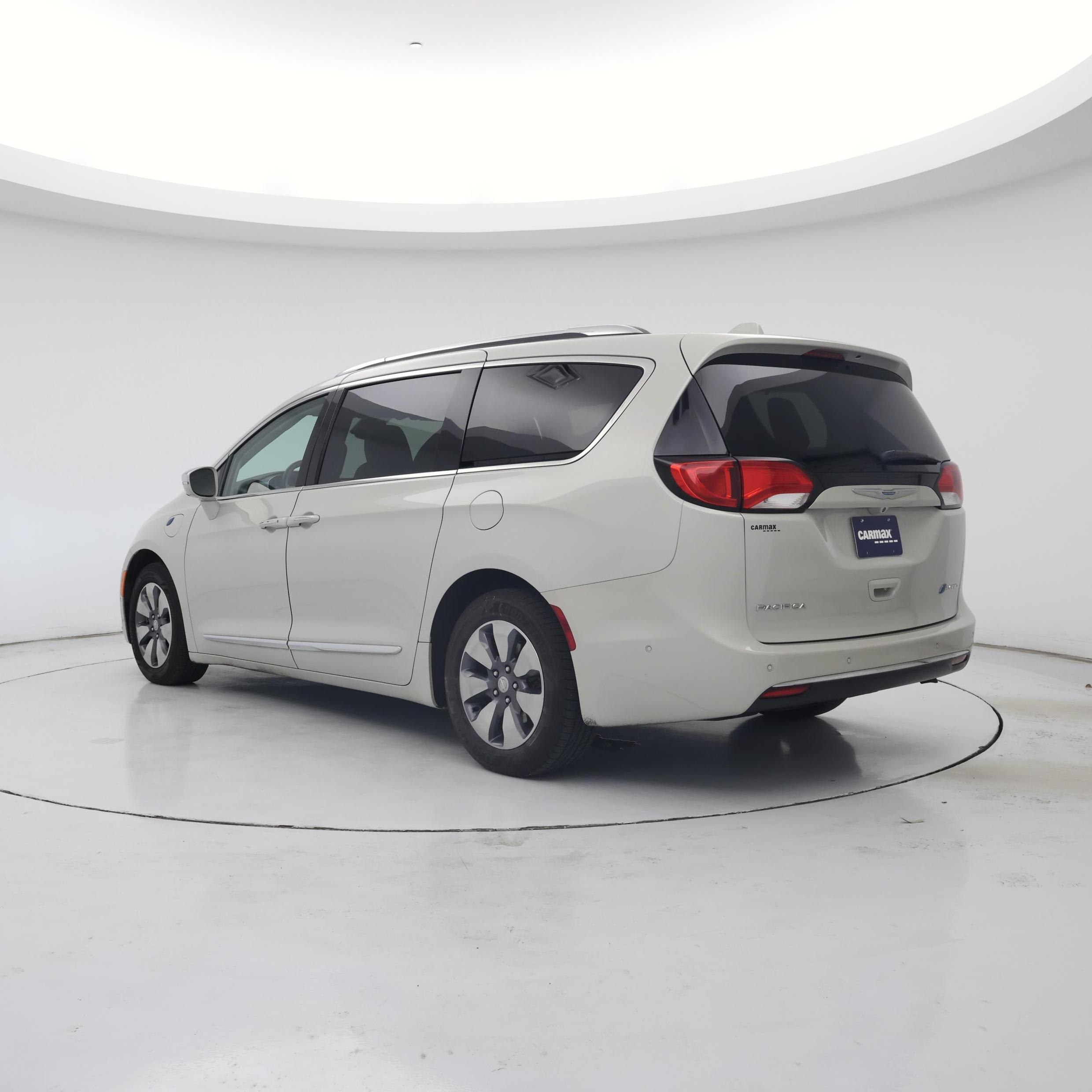 Thumbnail: 2017 Chrysler Pacifica - 2