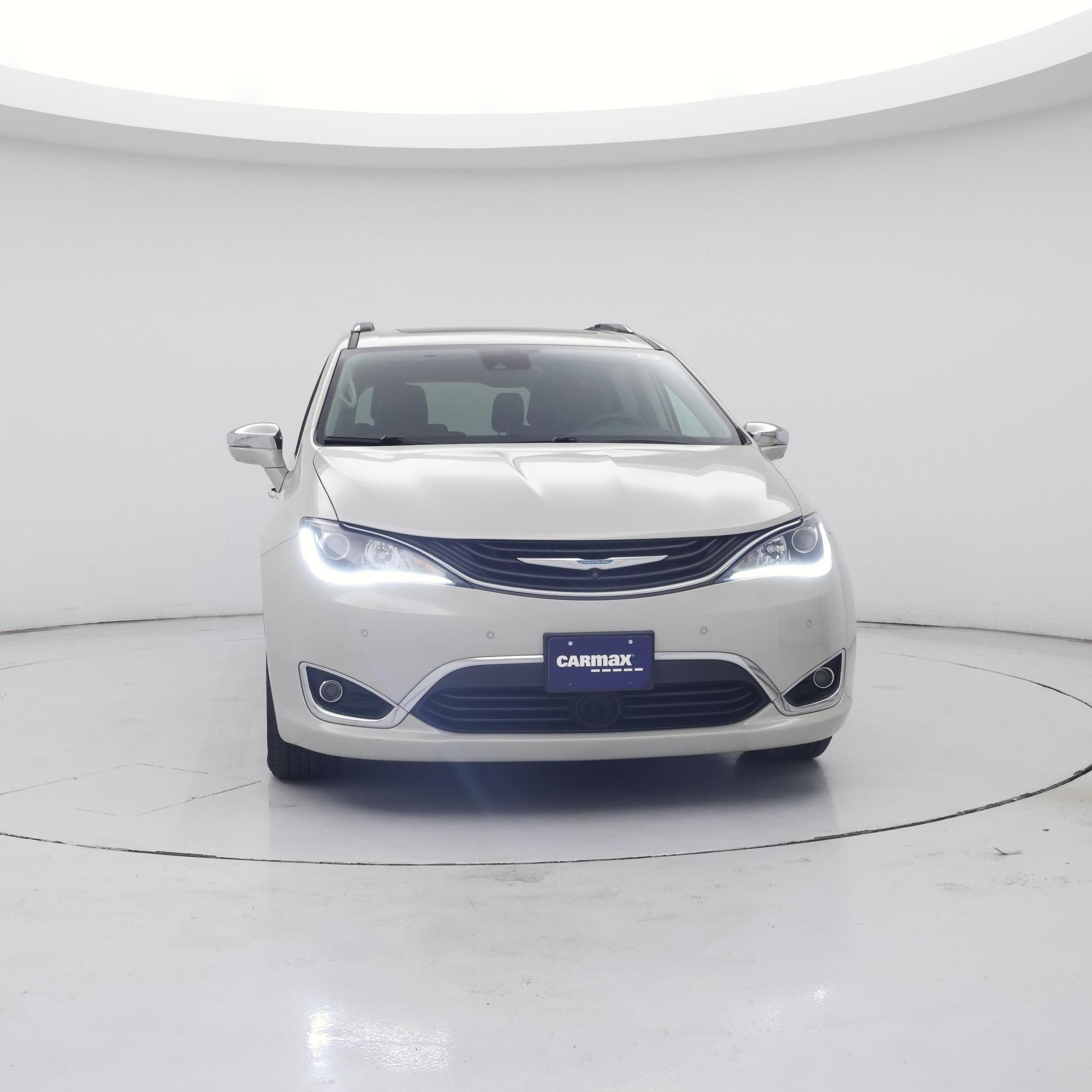Thumbnail: 2017 Chrysler Pacifica - 5