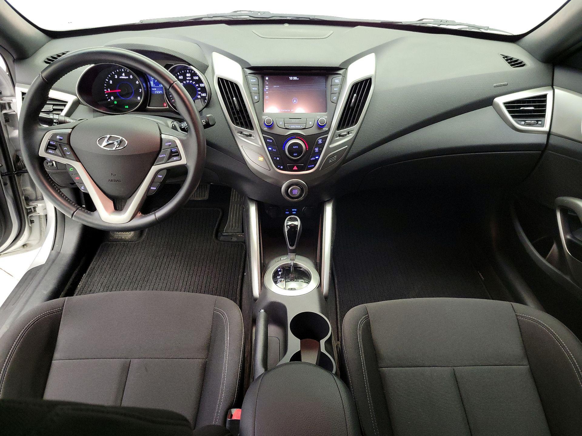 Thumbnail: 2017 Hyundai Veloster - 9