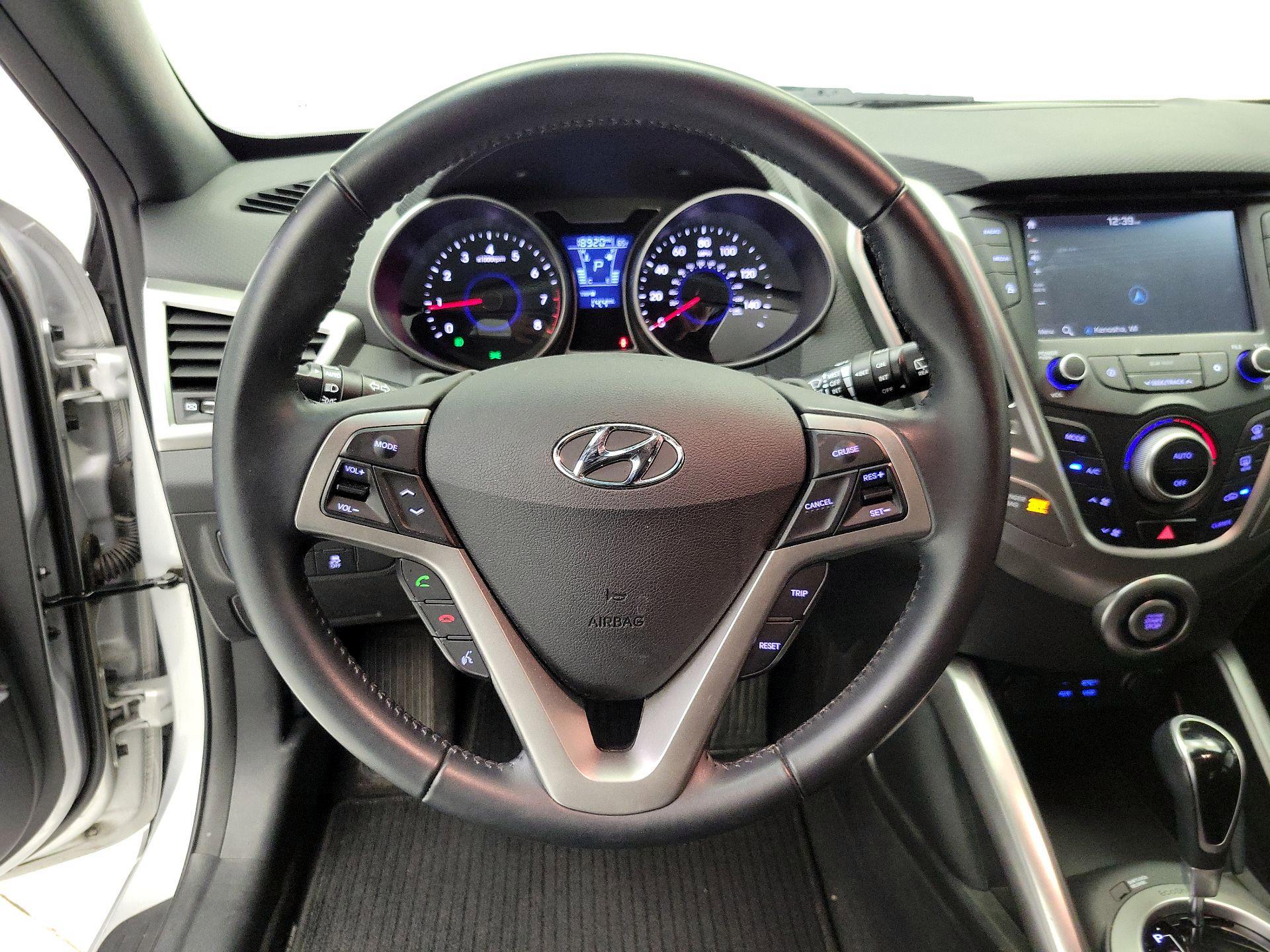 Thumbnail: 2017 Hyundai Veloster - 10
