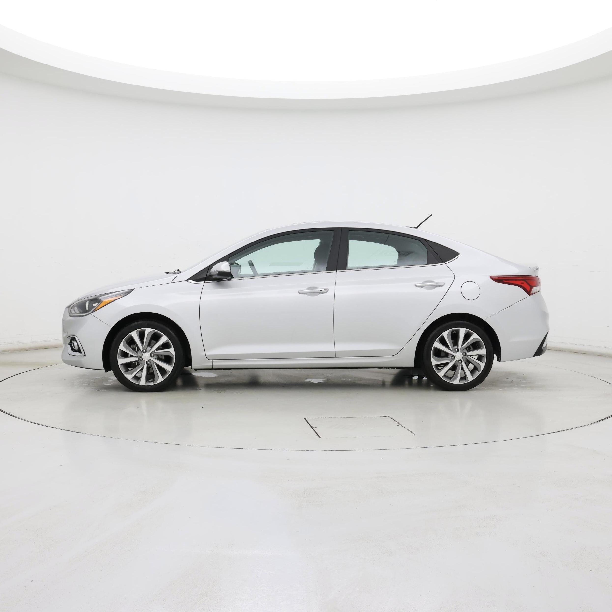 Thumbnail: 2022 Hyundai Accent - 3