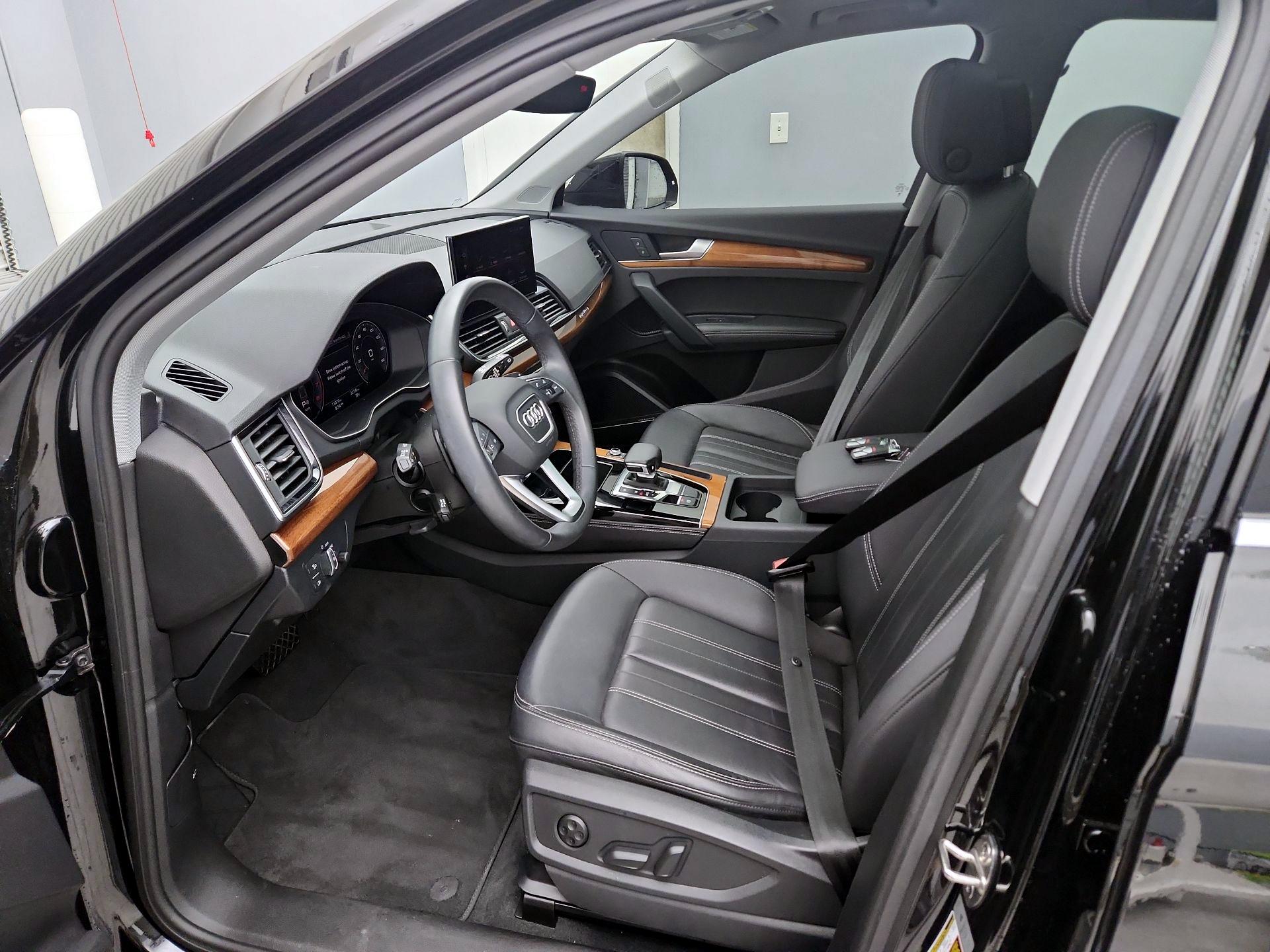 Thumbnail: 2023 Audi Q5 - 11