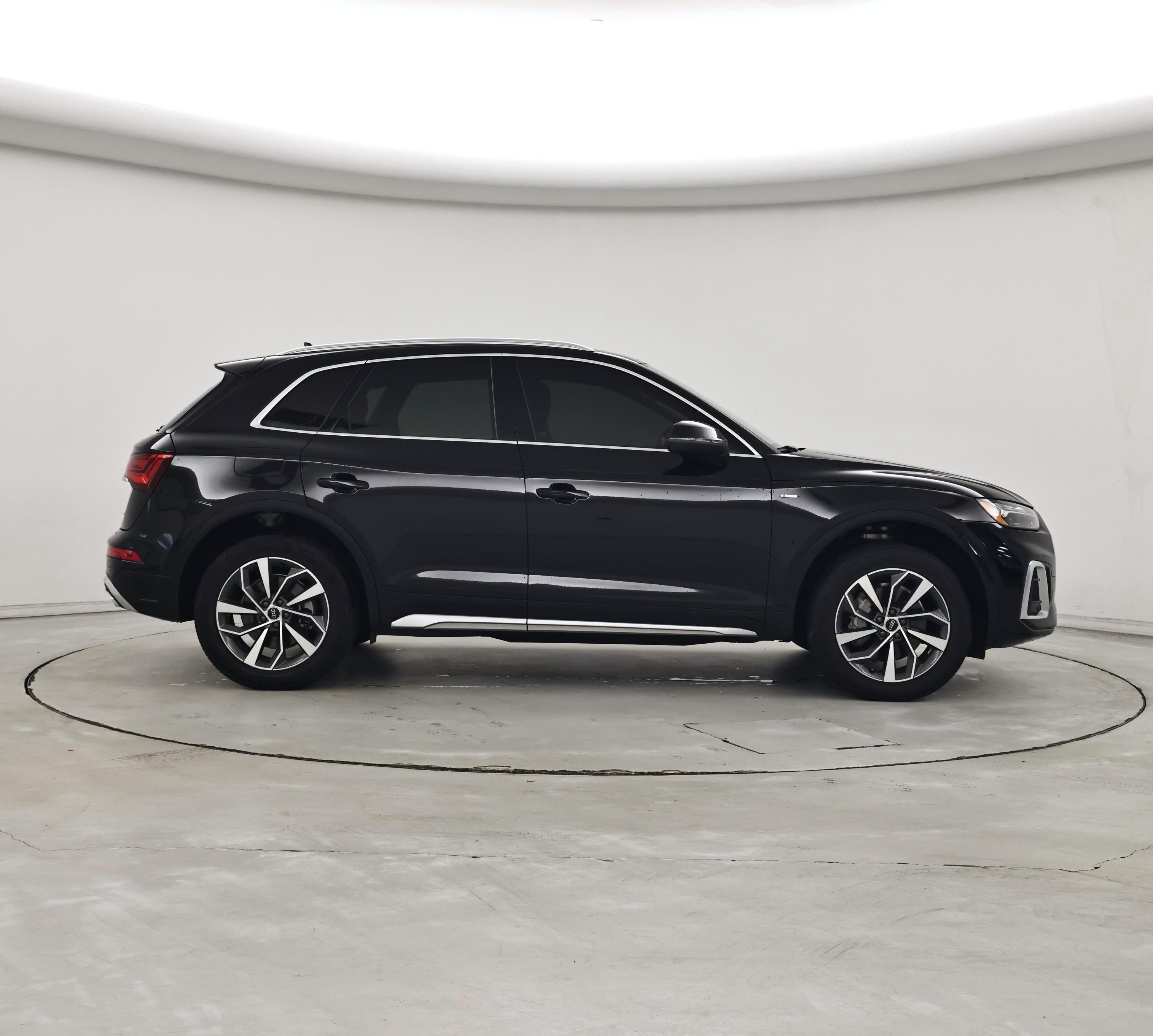 Thumbnail: 2023 Audi Q5 - 7