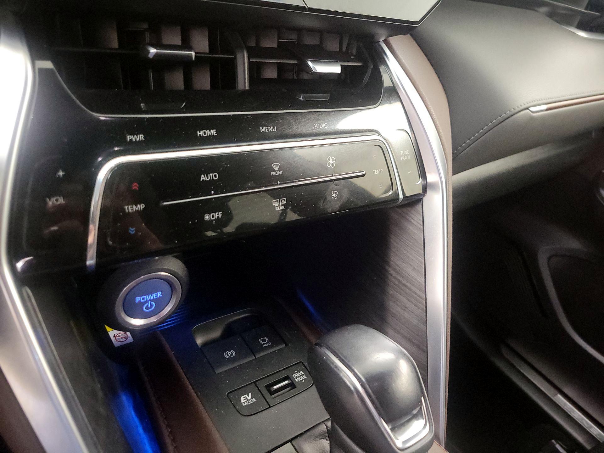Thumbnail: 2021 Toyota Venza - 17