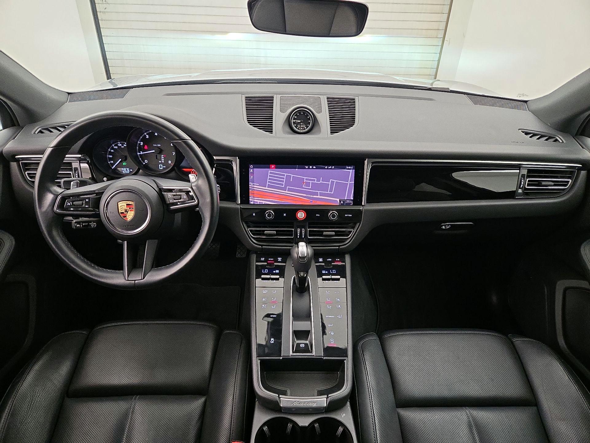 Thumbnail: 2024 Porsche Macan - 9