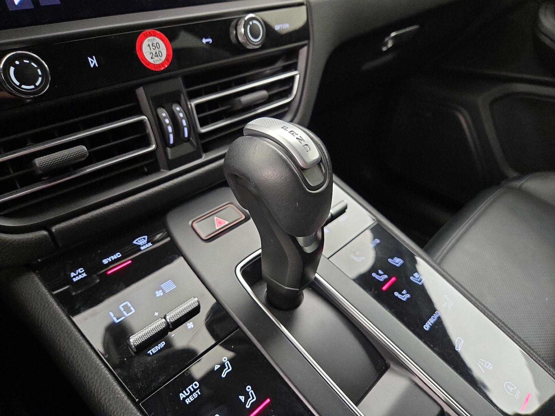 Thumbnail: 2024 Porsche Macan - 18