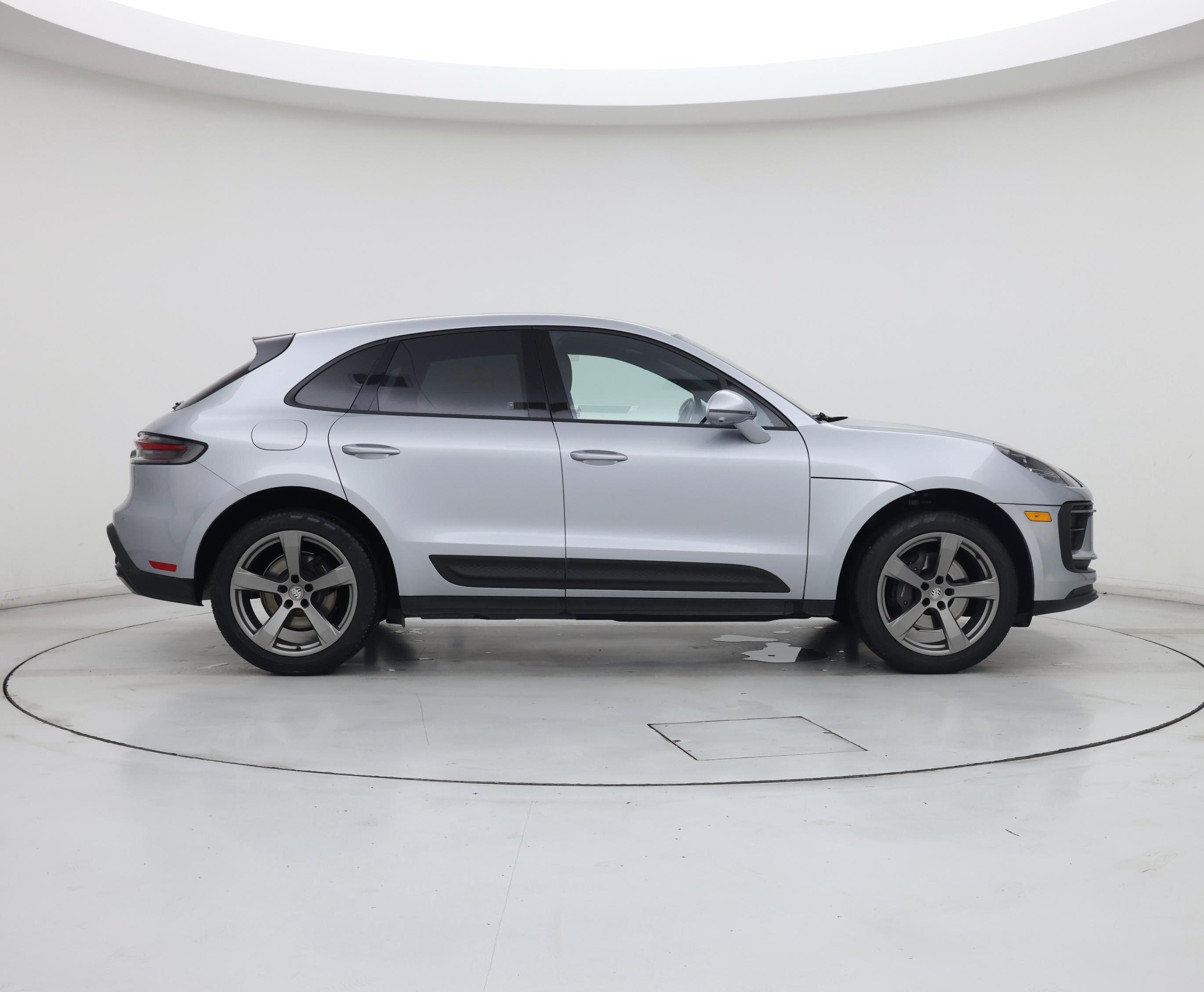 Thumbnail: 2024 Porsche Macan - 7